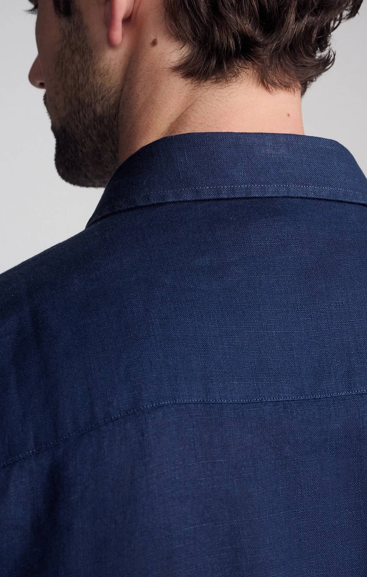 Advanced Moisture Management Versatile Wear LINEN LONG SLEEVE BUTTON-UP SHIRT IN BLACK IRIS