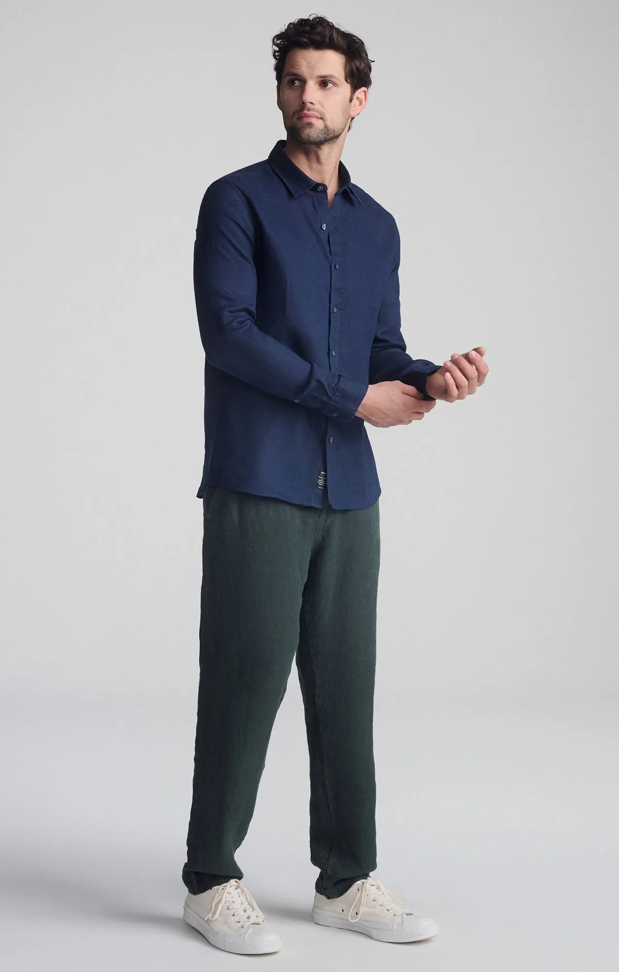 wrinkle free LINEN LONG SLEEVE BUTTON-UP SHIRT IN BLACK IRIS