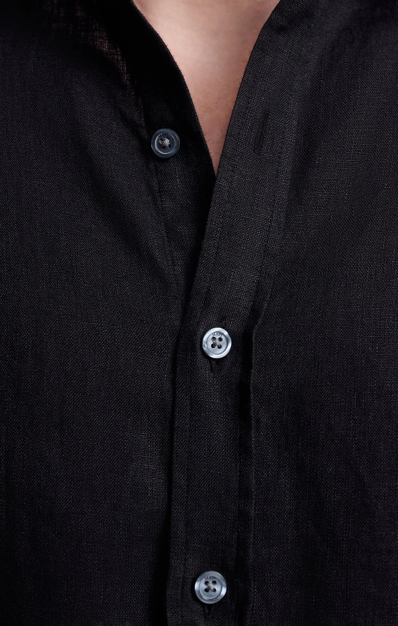 LINEN LONG SLEEVE BUTTON-UP SHIRT IN BLACK Work From Home Cooling Core Technology