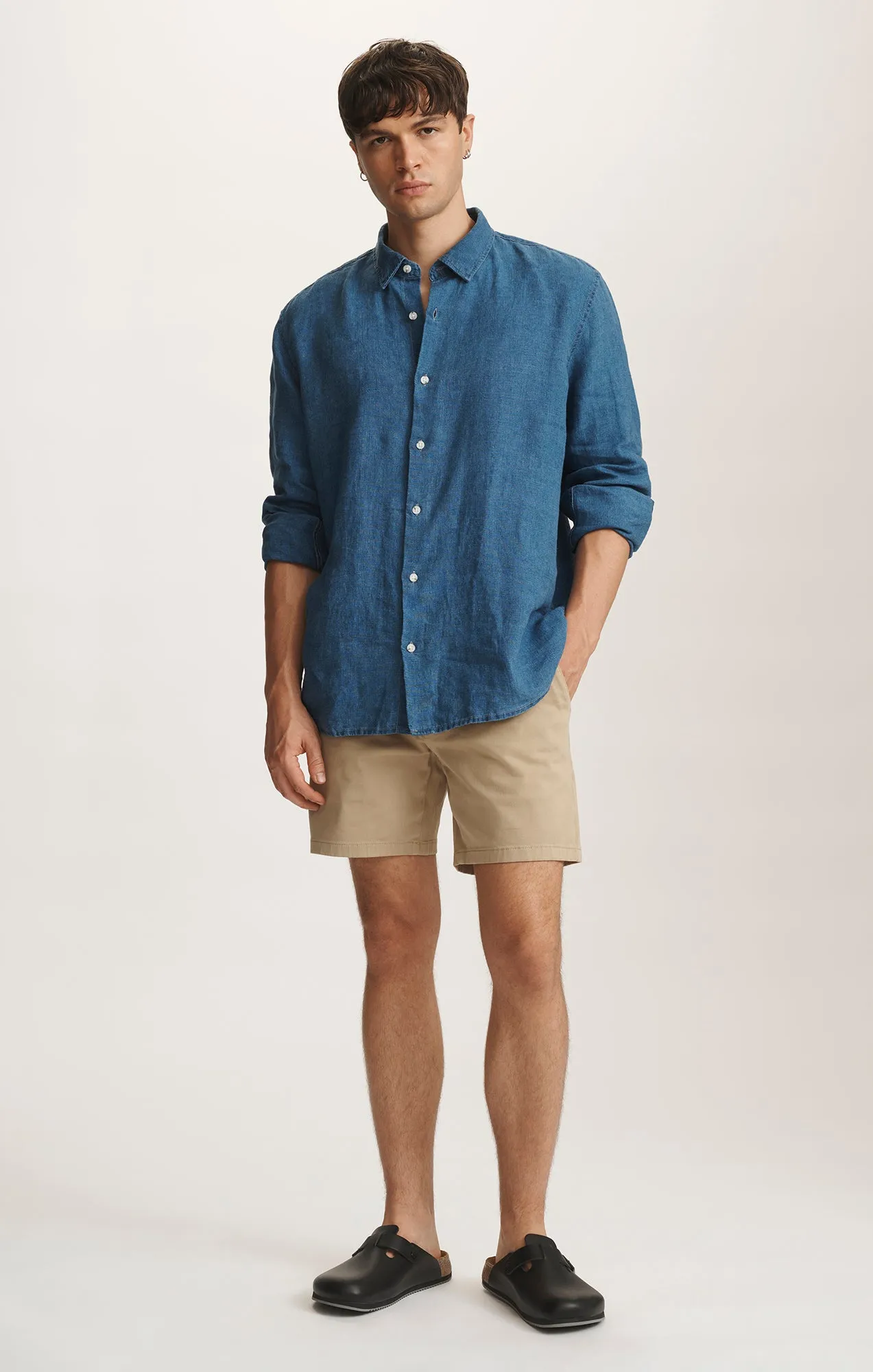Student Essential LINEN LONG SLEEVE BUTTON-UP SHIRT IN INDIGO