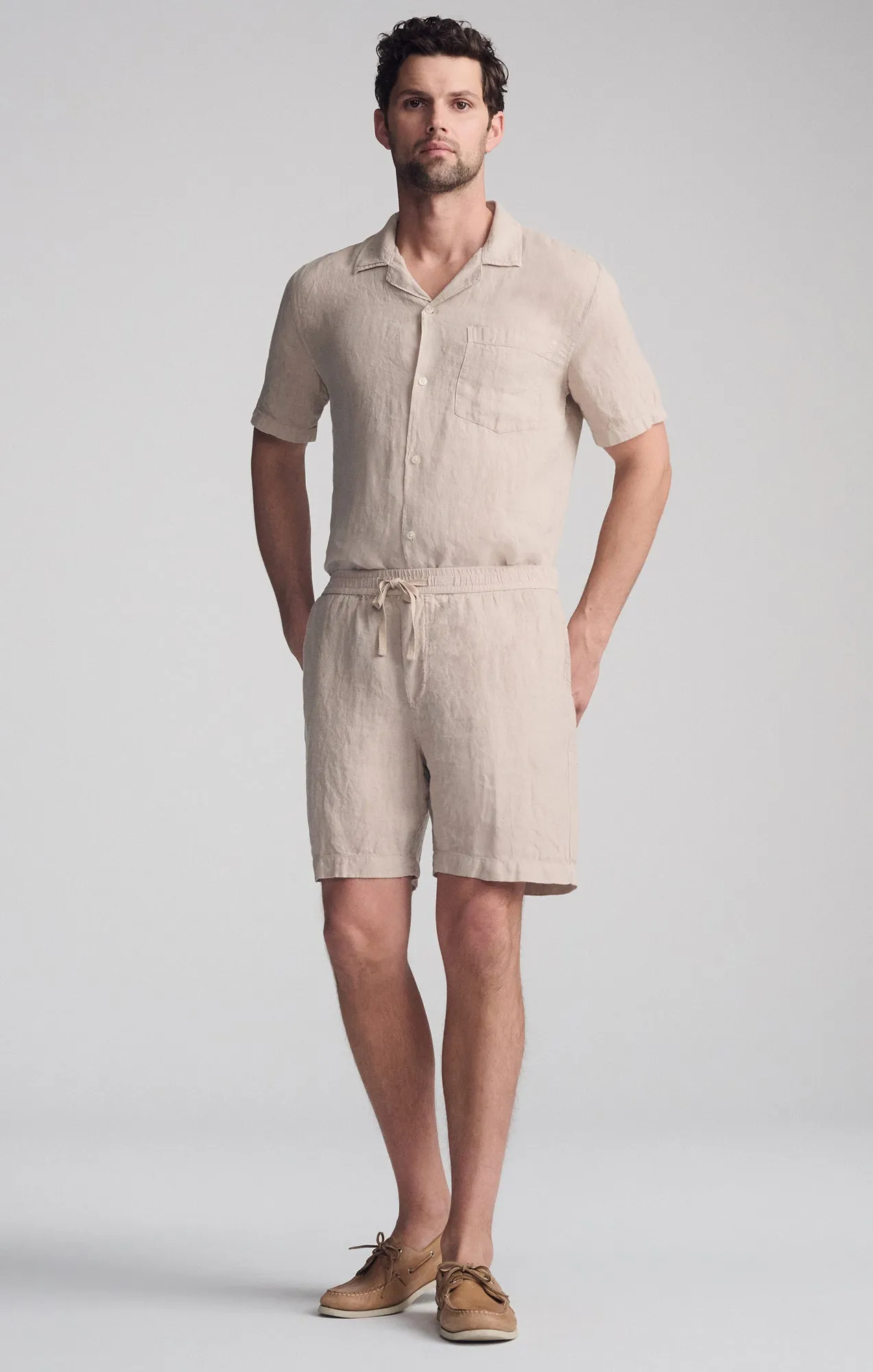 school outfit LINEN POCKET SHORTS IN SAND