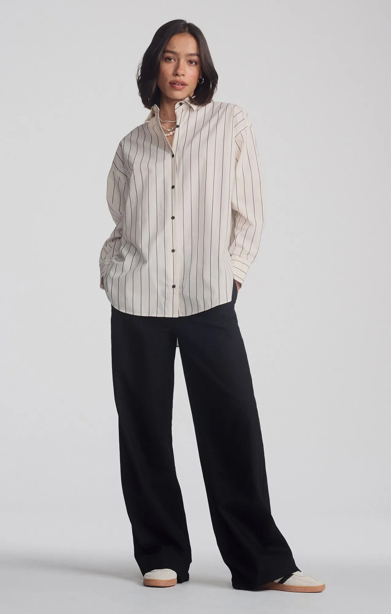 Traveler??s Choice Compact Packing LONG SLEEVE BUTTON-UP SHIRT IN ANTRASIT STRIPE