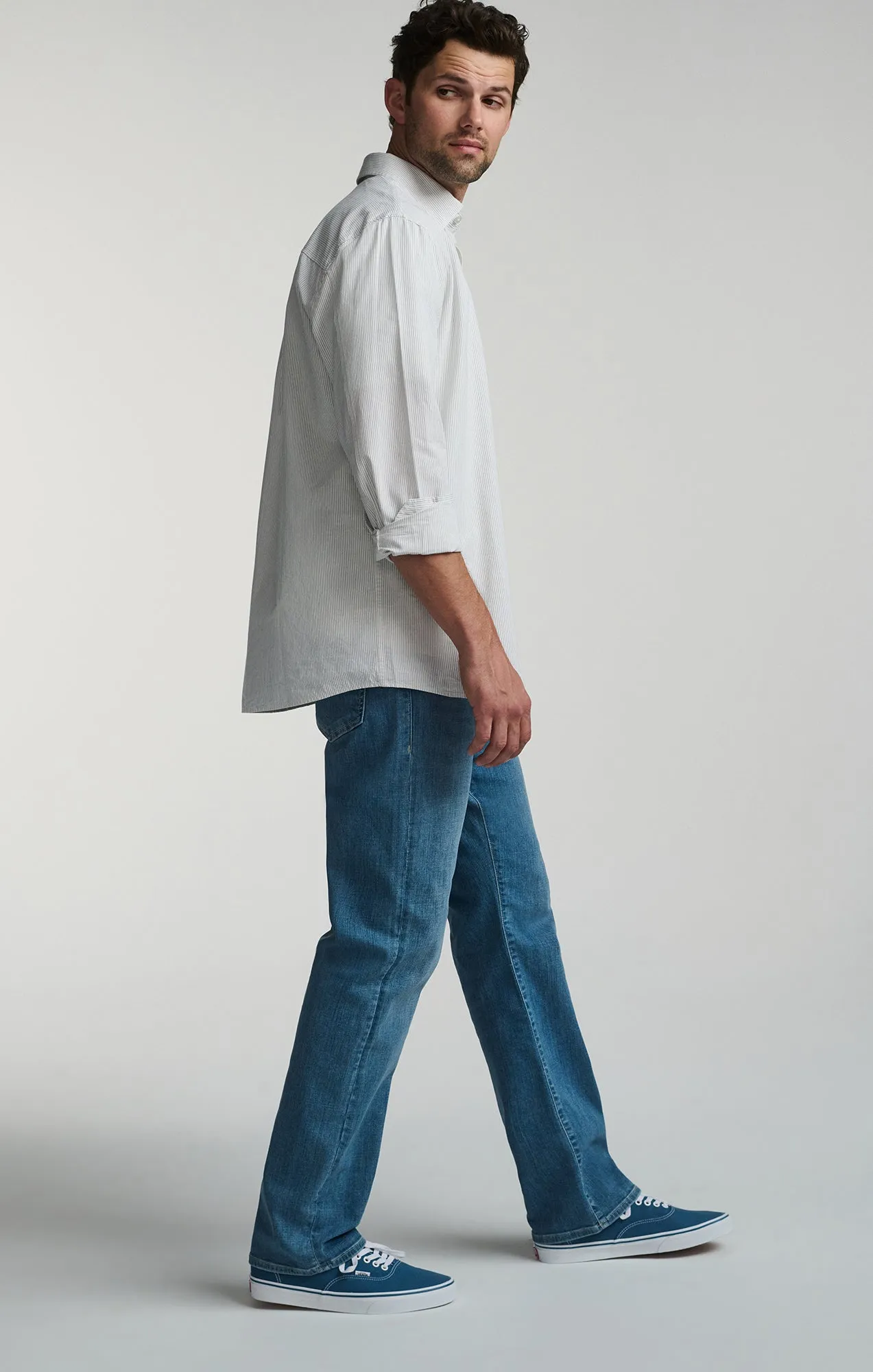 Quality Material LONG SLEEVE BUTTON-UP SHIRT IN BLACK IRIS