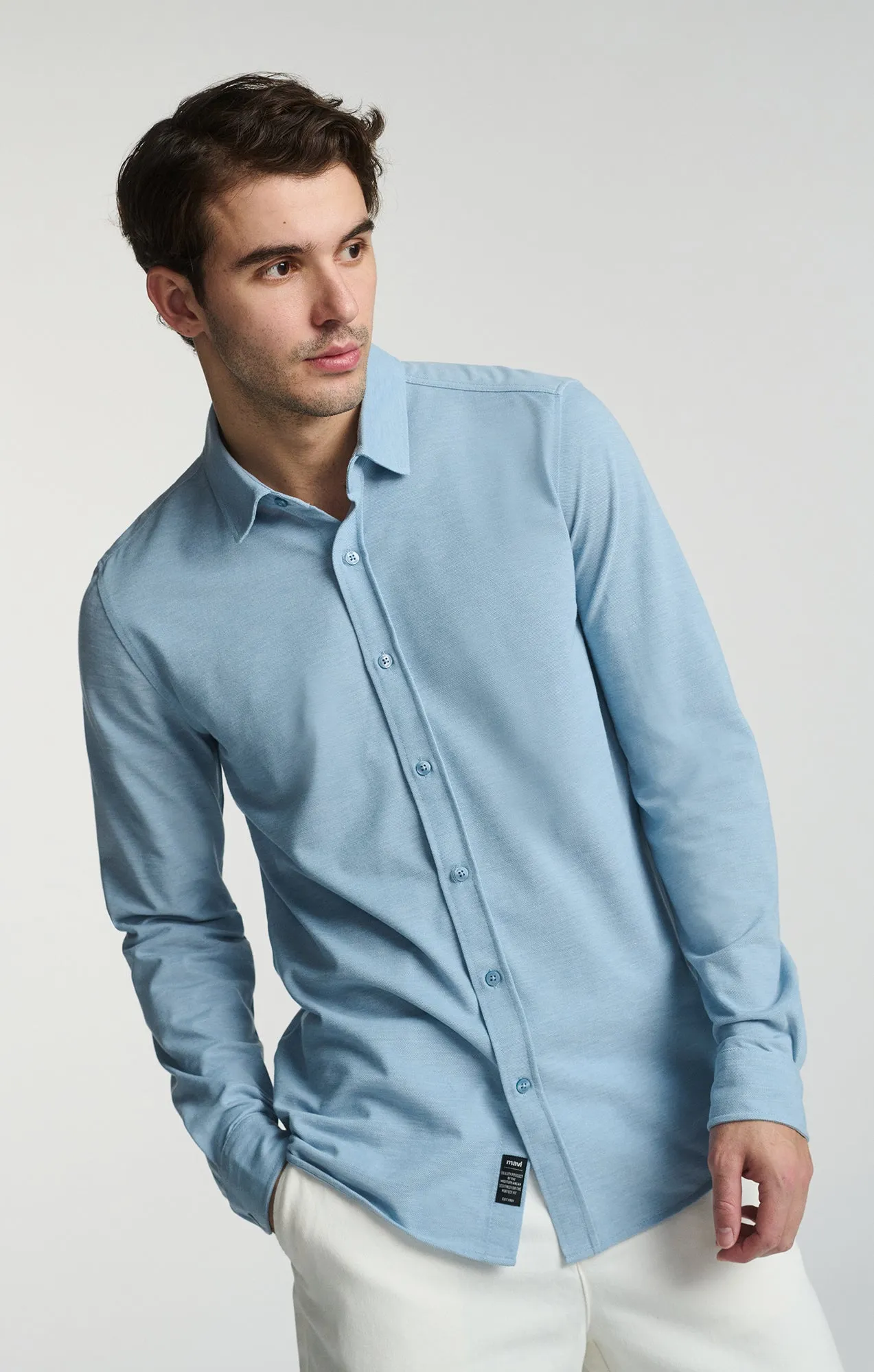 LONG SLEEVE BUTTON-UP SHIRT IN BLUE SHADOW Tailored Silhouette