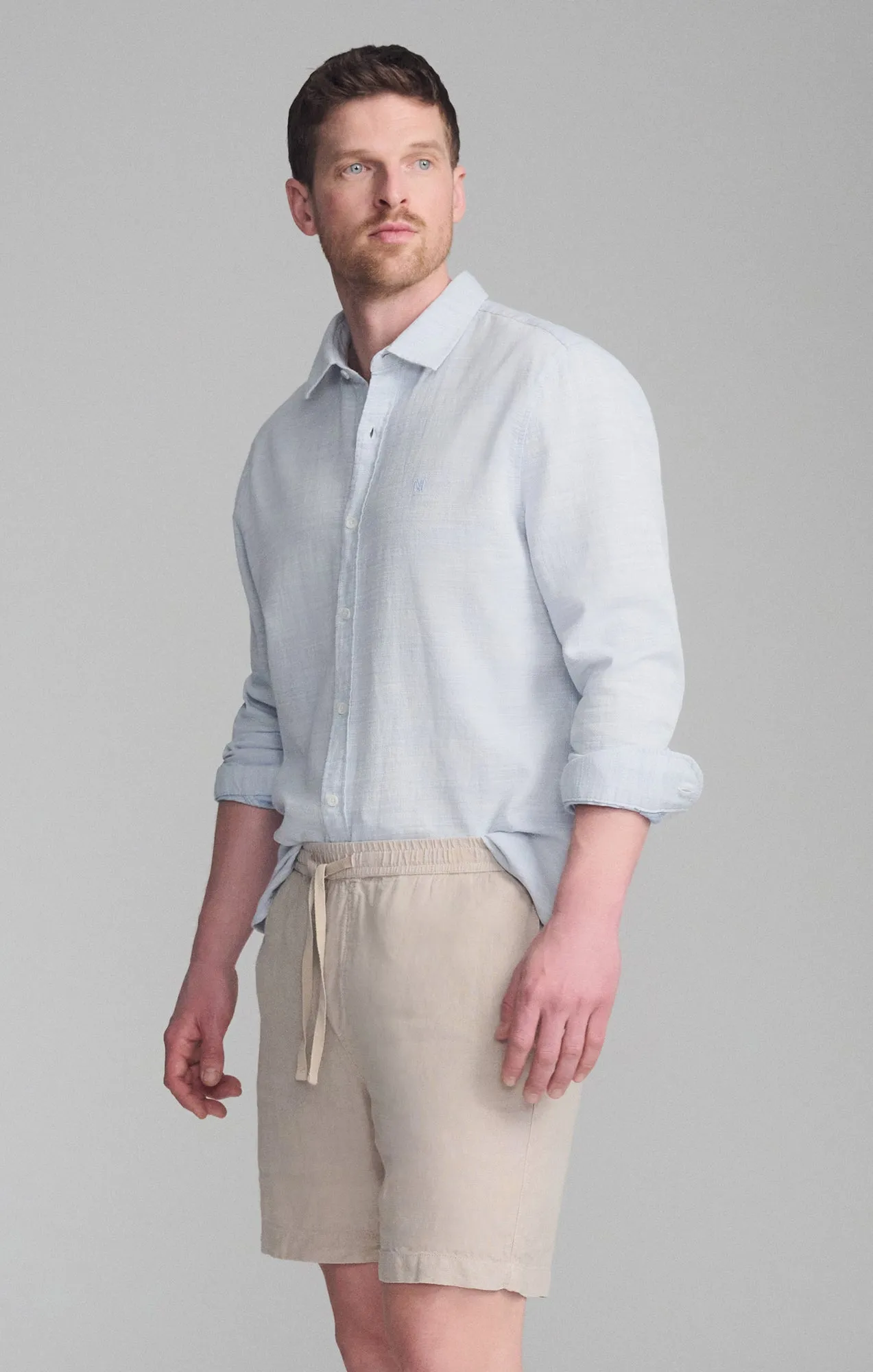 Traveler??s Choice Holiday Travel LONG SLEEVE BUTTON-UP SHIRT IN BLUE YONDER