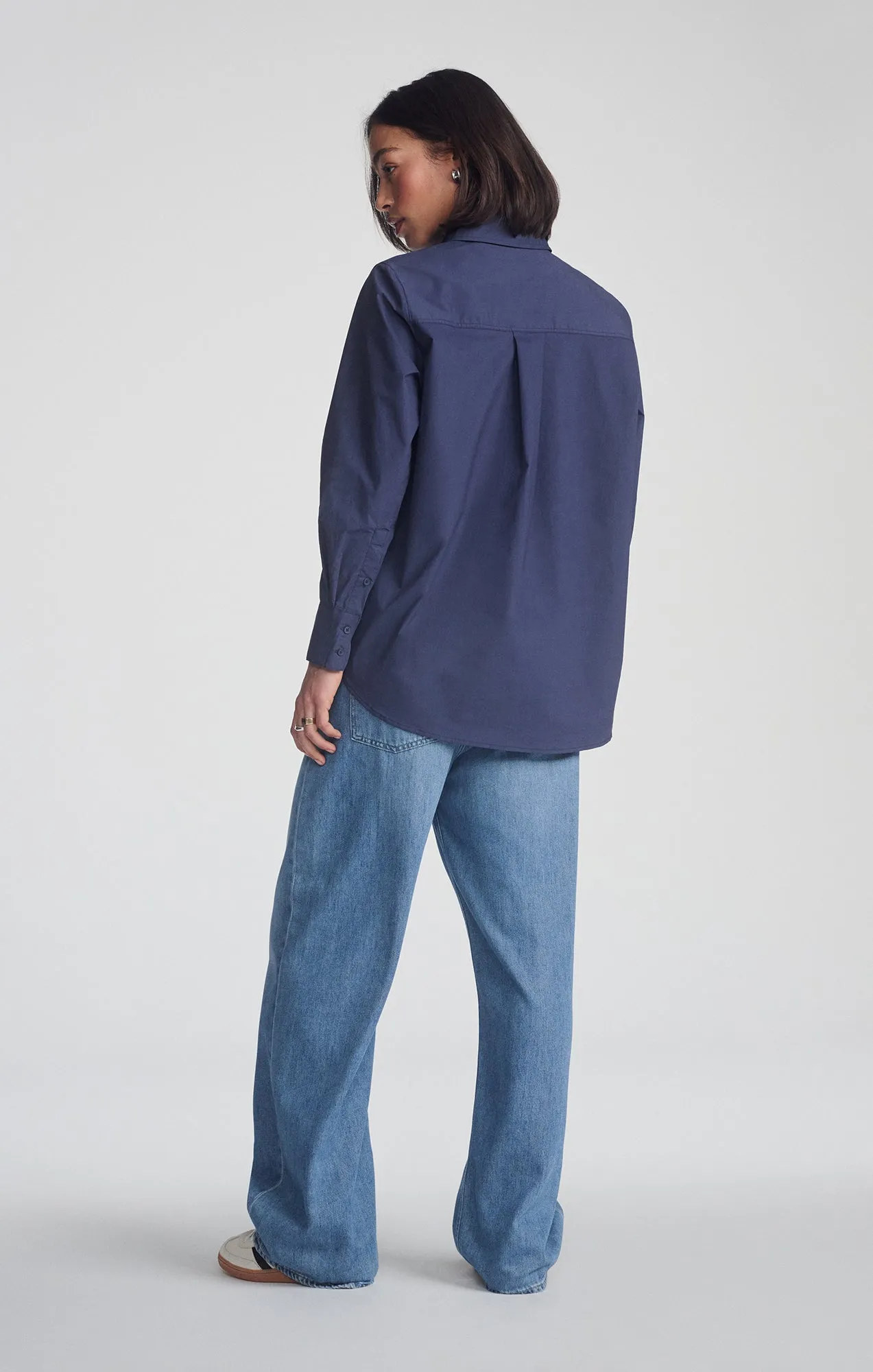 LONG SLEEVE BUTTON-UP SHIRT IN NAVAL ACADEMY Hooded Neckline Daytime Look