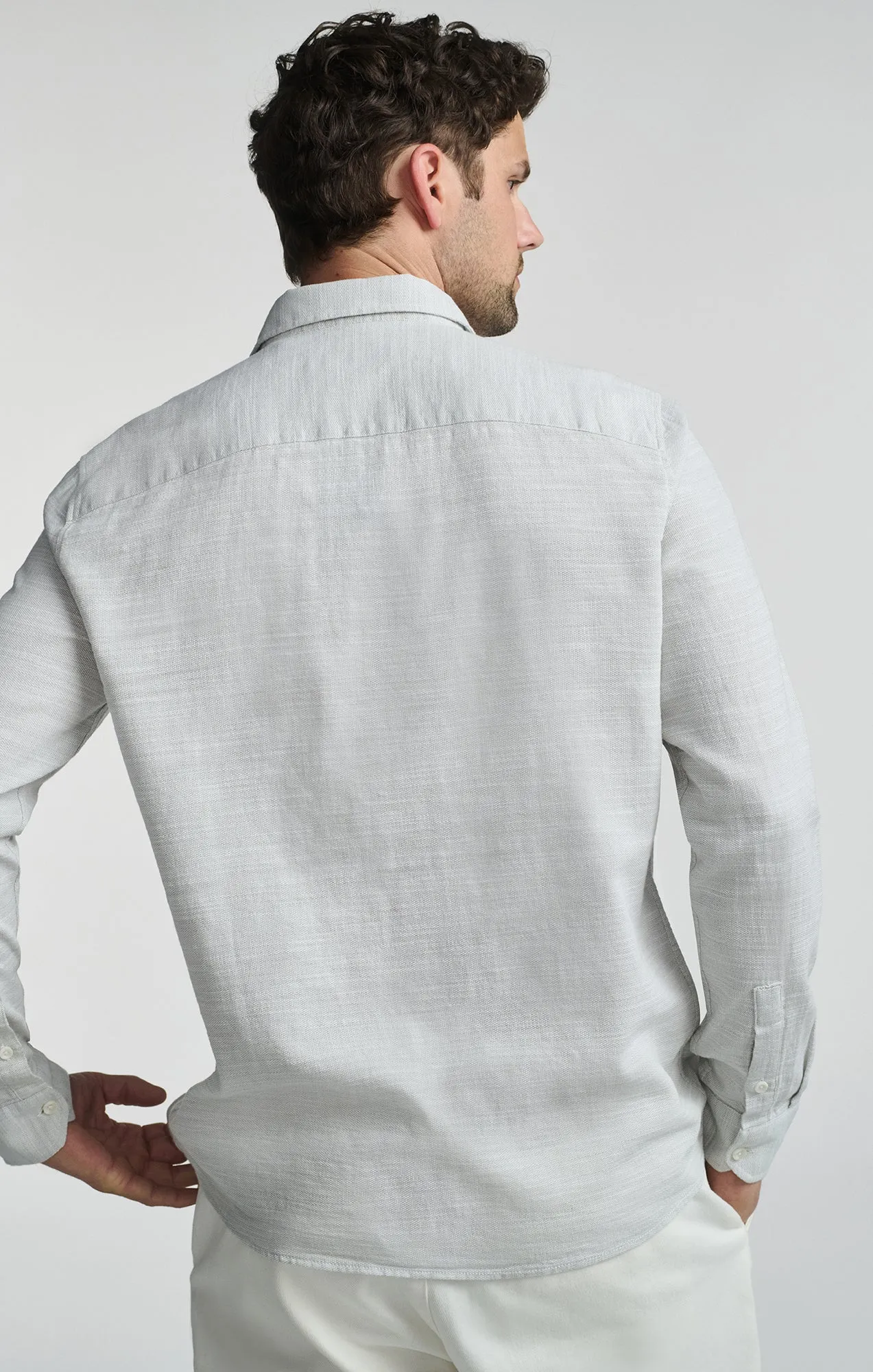 Compact Fold Design Versatile Styling LONG SLEEVE BUTTON-UP SHIRT IN OIL GREEN