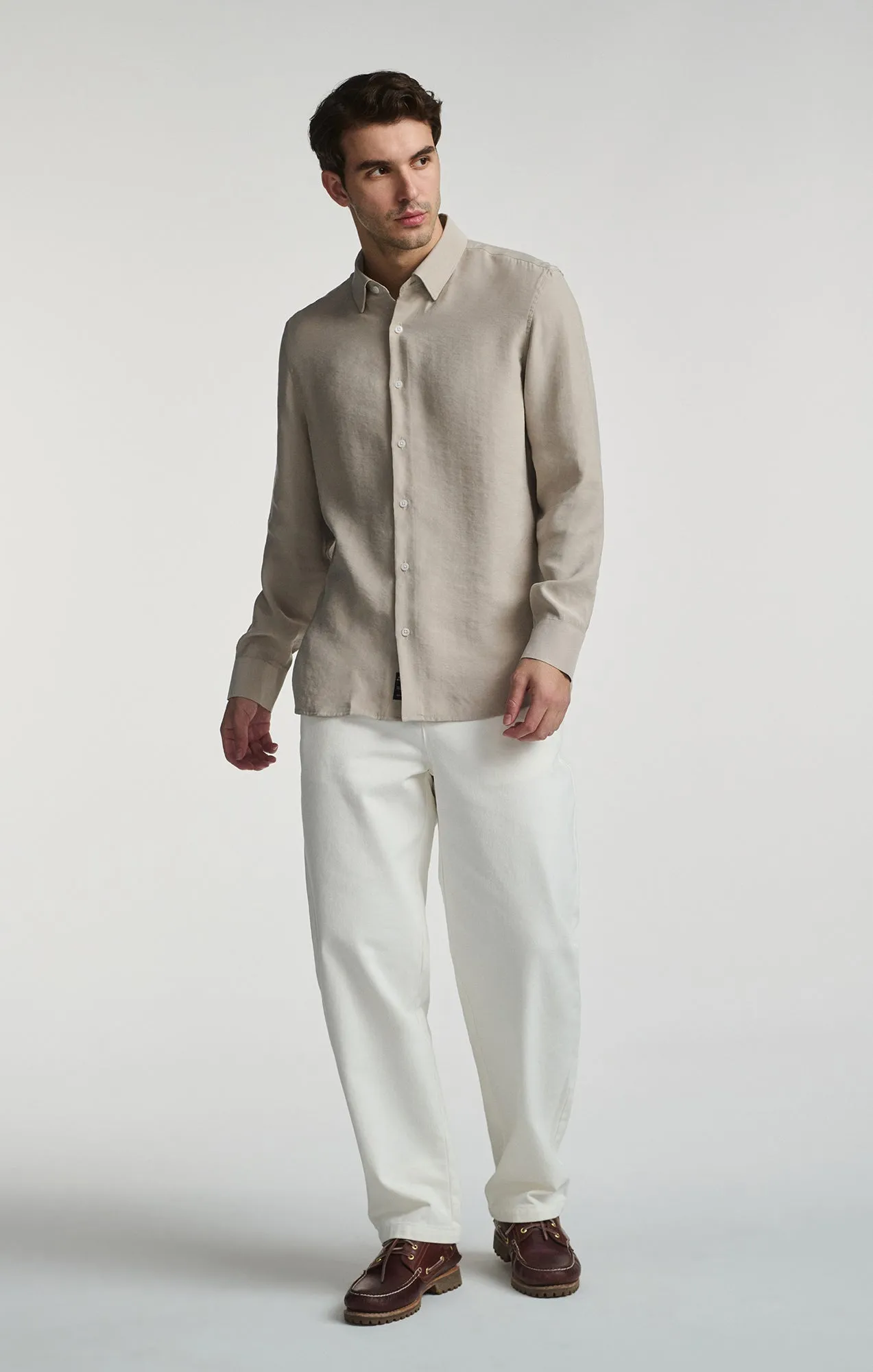 Sporty Appeal LONG SLEEVE BUTTON-UP SHIRT IN PALOMA