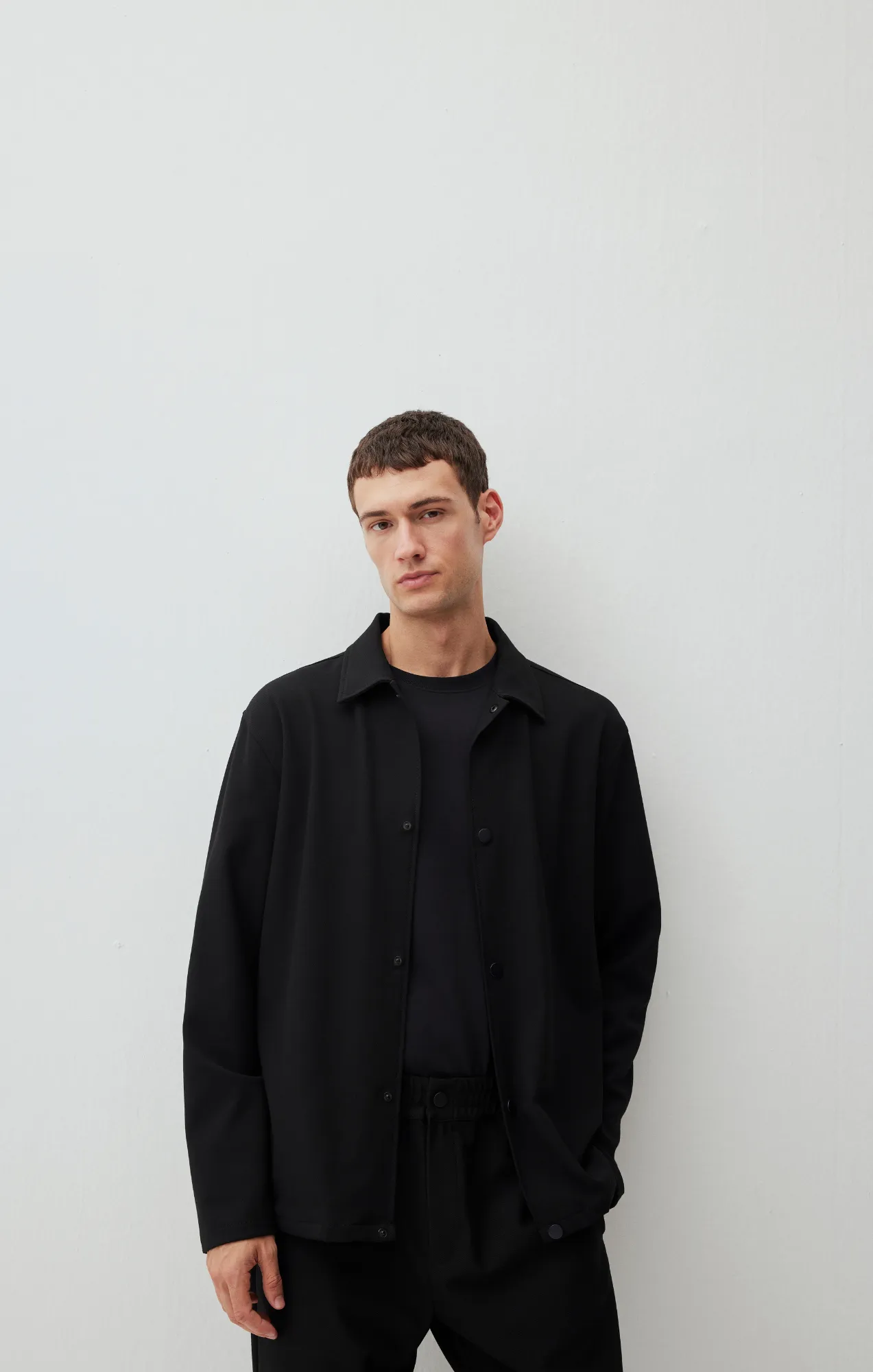 LONG SLEEVE SNAP-BUTTON SHIRT IN BLACK Roll-Up Sleeve