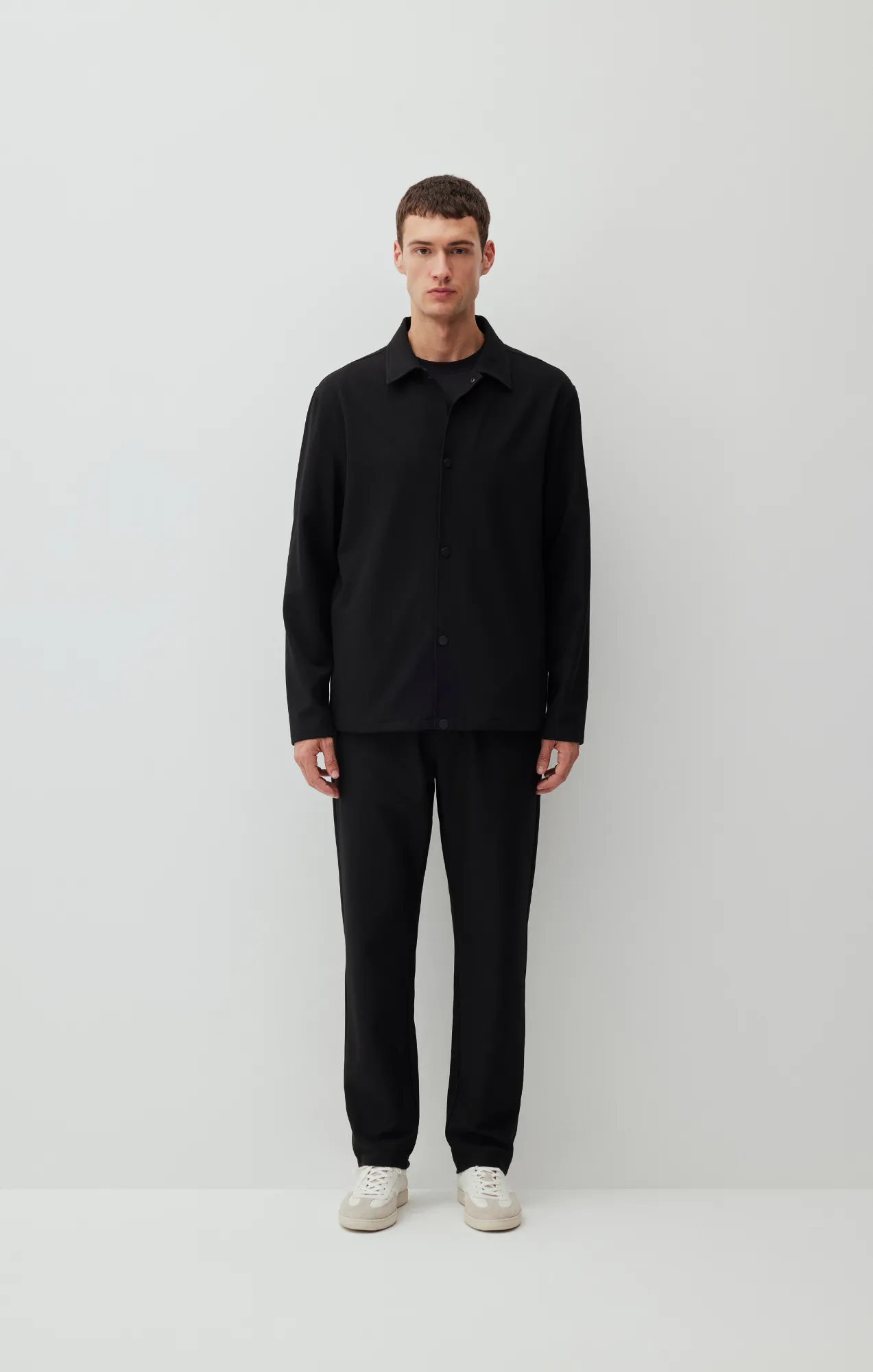 Easy Styling LONG SLEEVE SNAP-BUTTON SHIRT IN BLACK