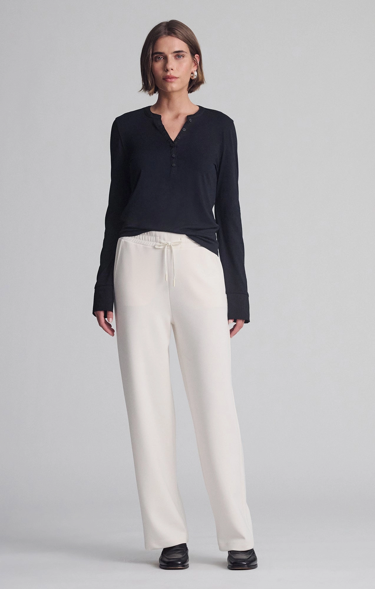 LONG SLEEVE HENLEY IN BLACK Layer Ready Fit