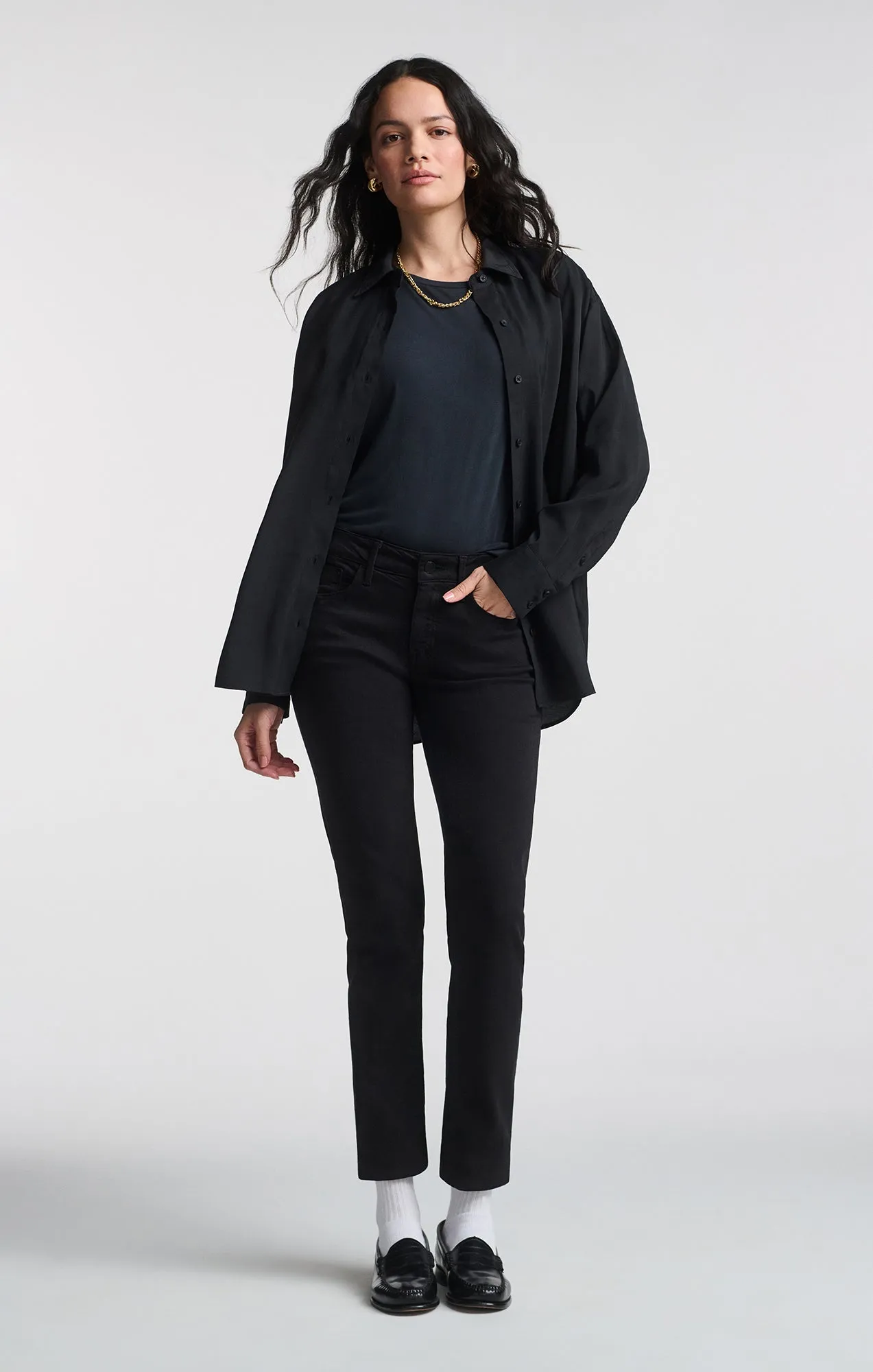 Errand Ready LUXE TOUCH BUTTON-UP SHIRT IN BLACK