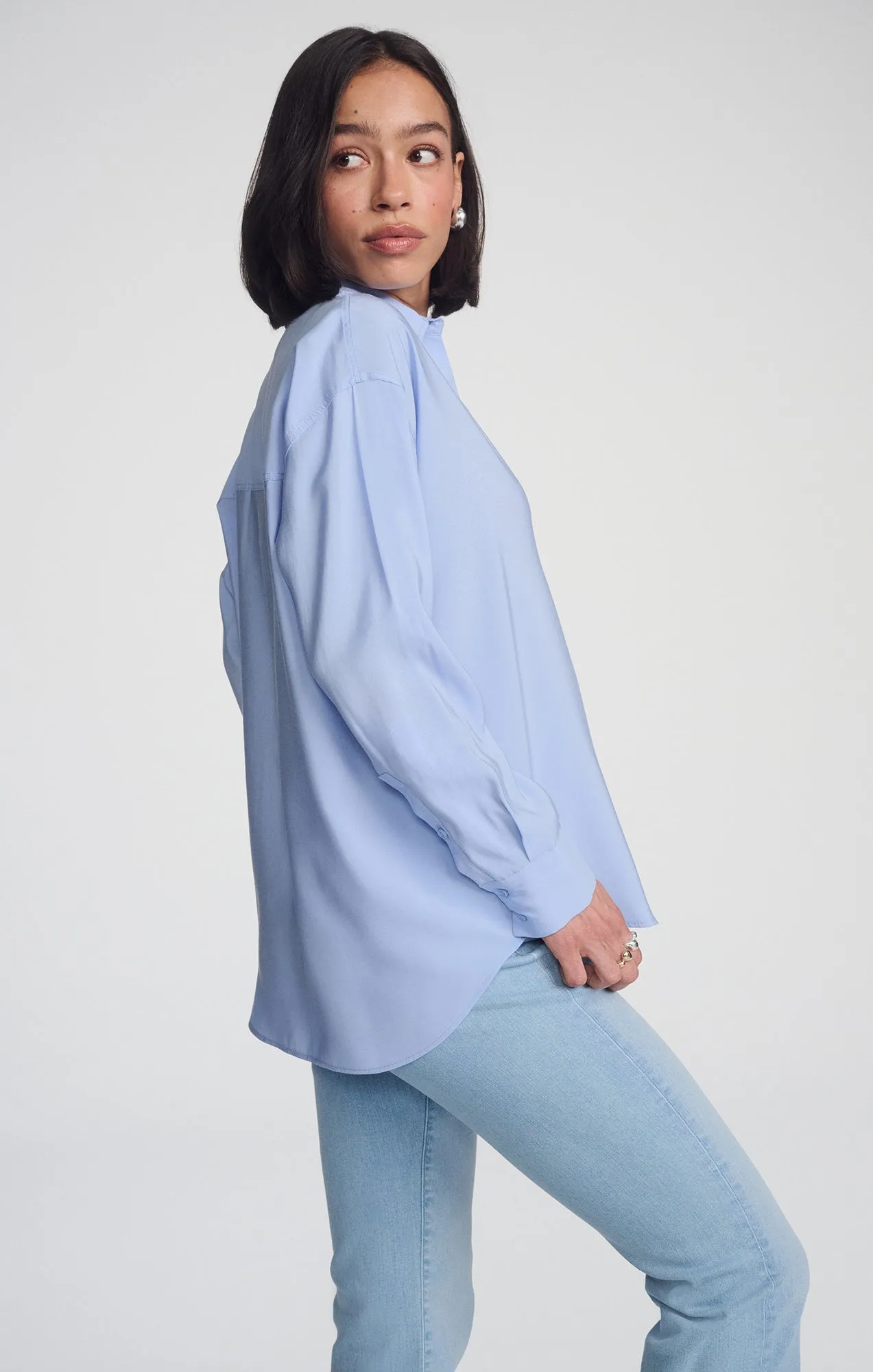 LUXE TOUCH BUTTON-UP SHIRT IN LAVENDER LUSTRE Classic Wardrobe Anti Cling Fabric