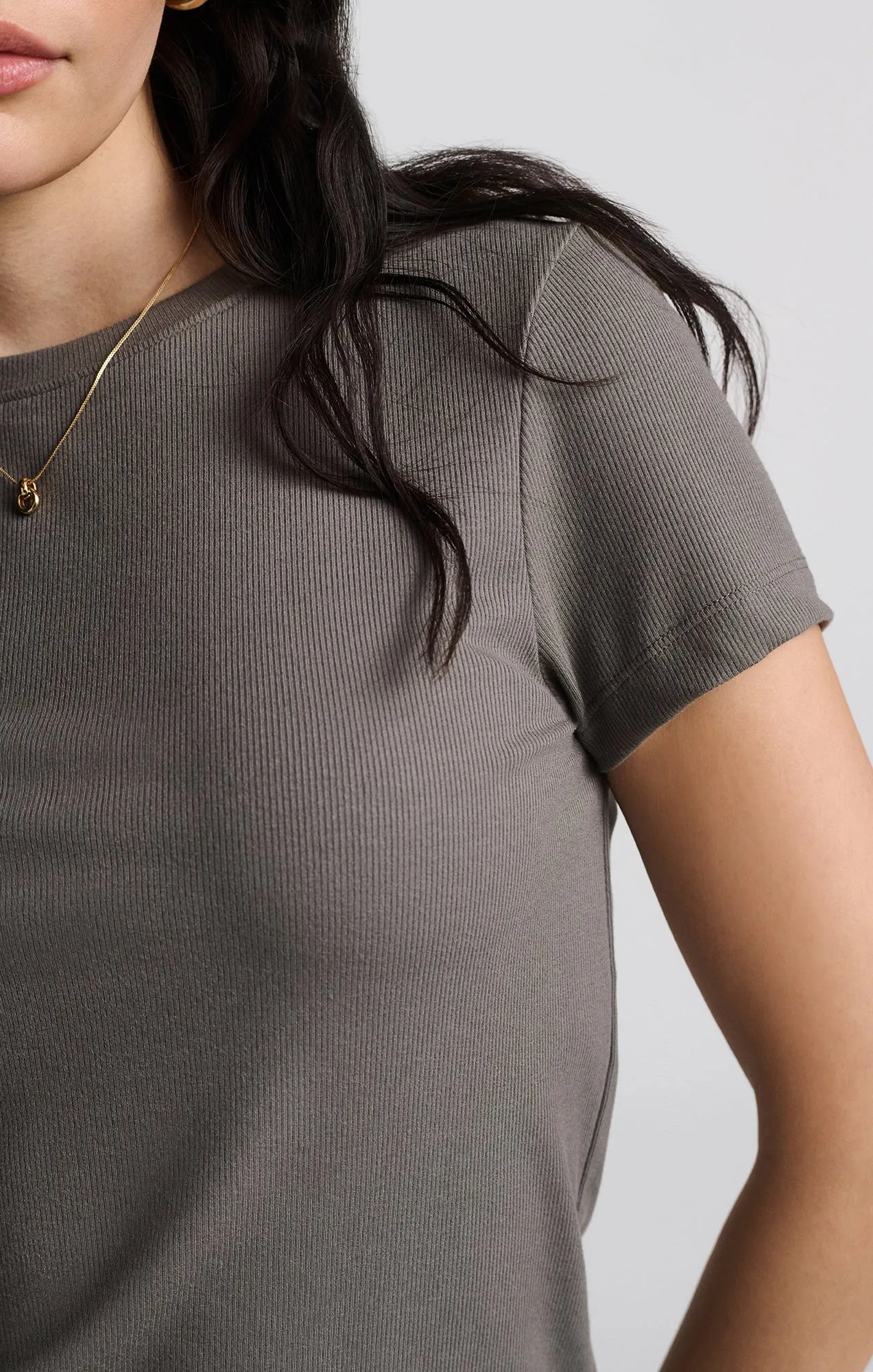 LUXE TOUCH TENCEL? RIBBED T-SHIRT IN DARK GULL GRAY Smooth Flatlock Stitching Adjustable Fit