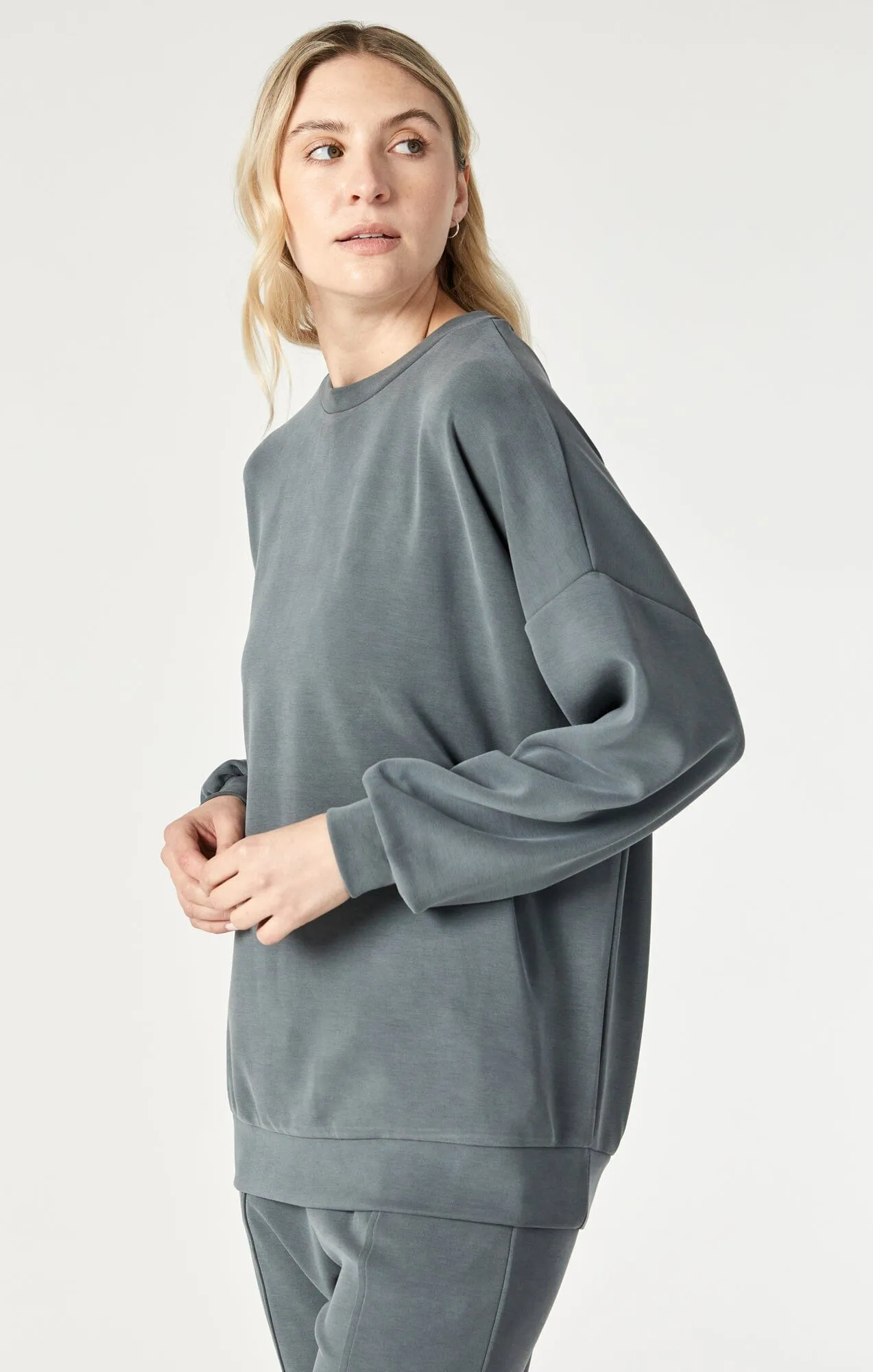 Travel Friendly LUXE TOUCH TENCEL? SWEATSHIRT IN URBAN CHIC