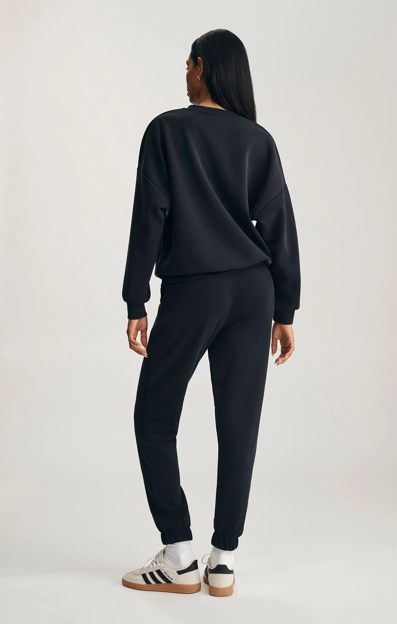 LUXE TOUCH SWEATPANTS IN BLACK LightweightWeave StaticResistantMaterial