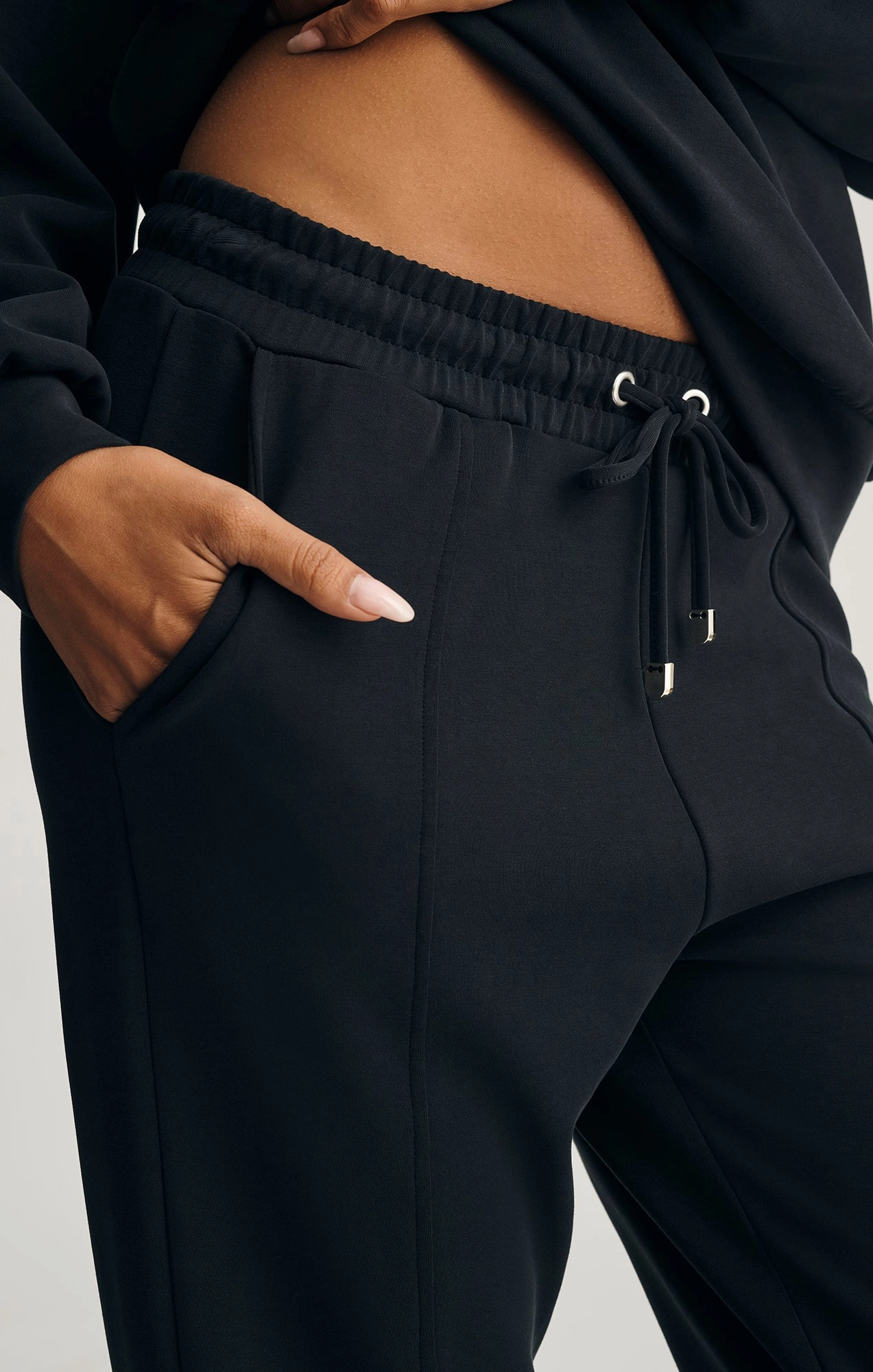 Chilly Wear Casual Fit Design LUXE TOUCH SWEATPANTS IN BLACK