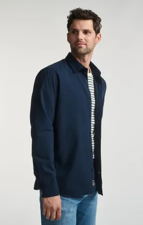 City Exploration LONG SLEEVE BUTTON-UP SHIRT IN BLACK IRIS