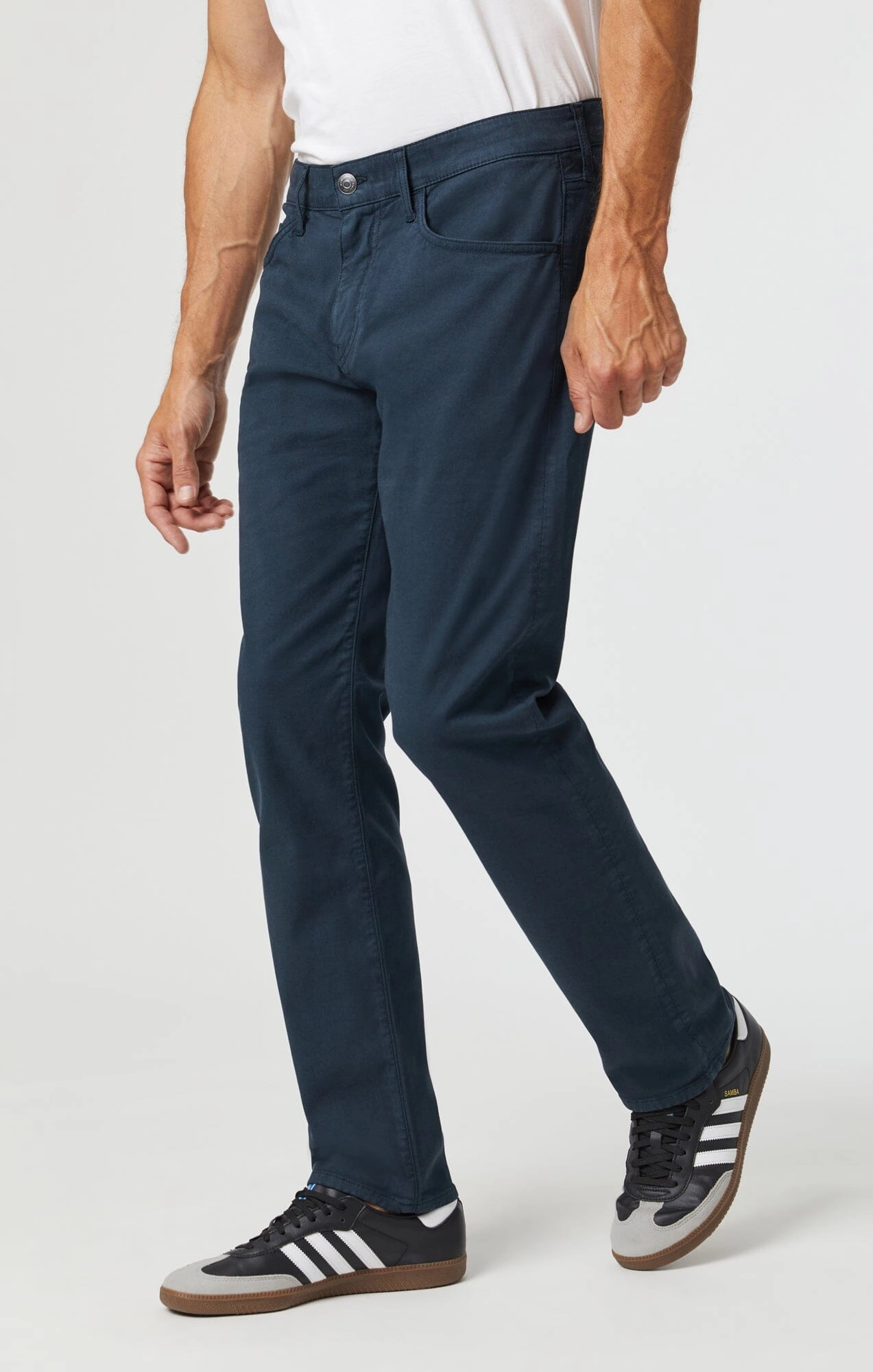 MARCUS SLIM STRAIGHT LEG IN DARK NAVY LUXE TWILL QuickDryTechnology Stay Flexible