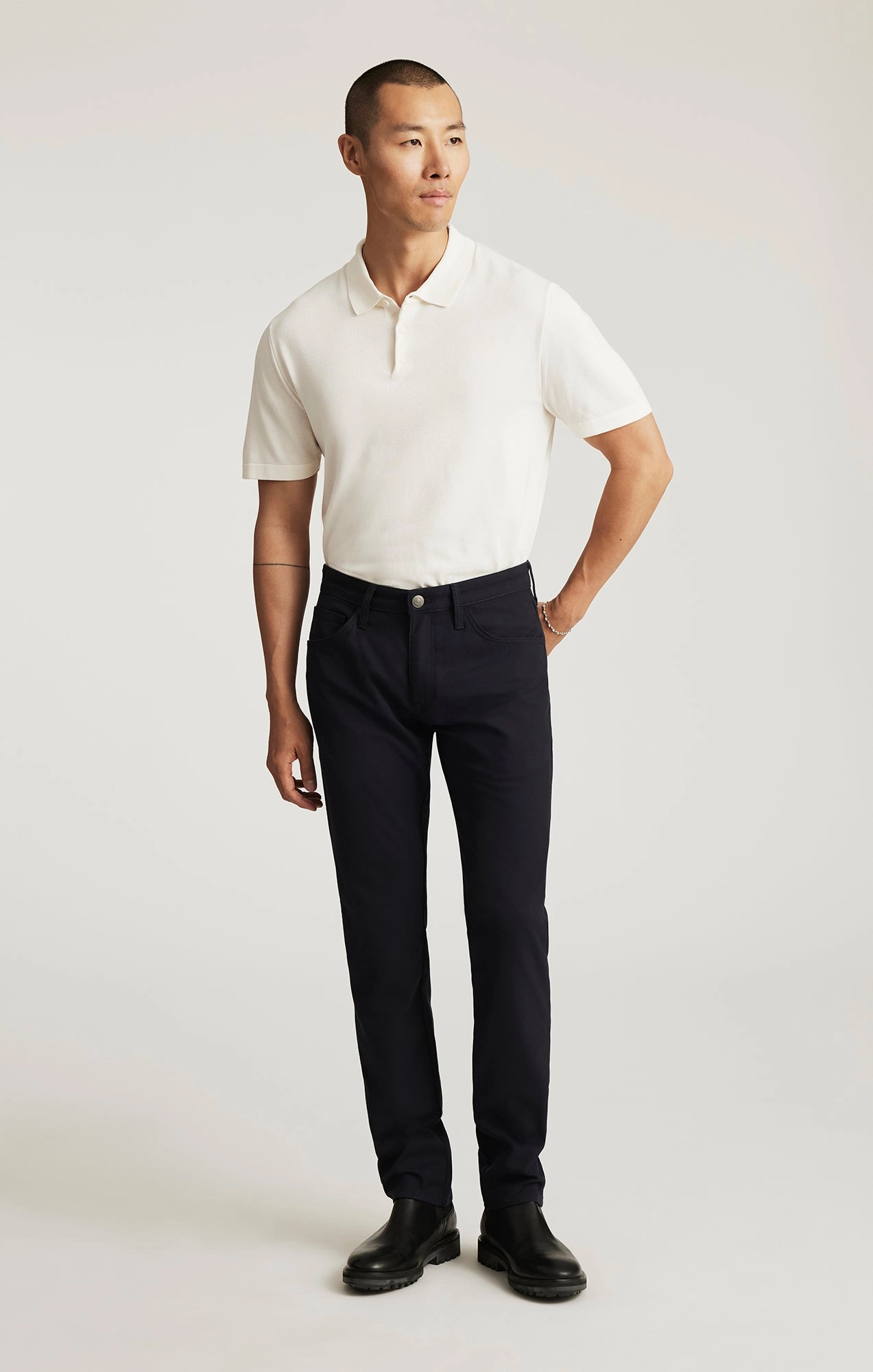 Minimal Fit Flatlock Seams MARCUS SLIM STRAIGHT LEG IN NAVY FEATHER TWEED