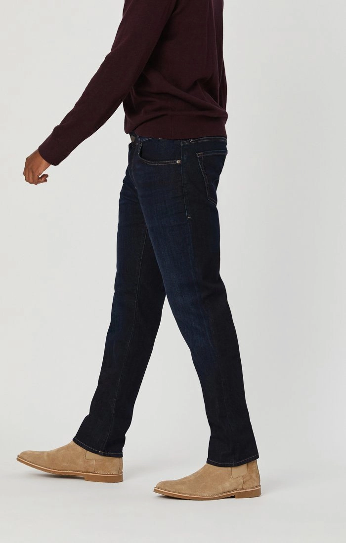 MARCUS SLIM STRAIGHT LEG IN RINSE BRUSHED WILLIAMSBURG Clean Fashion