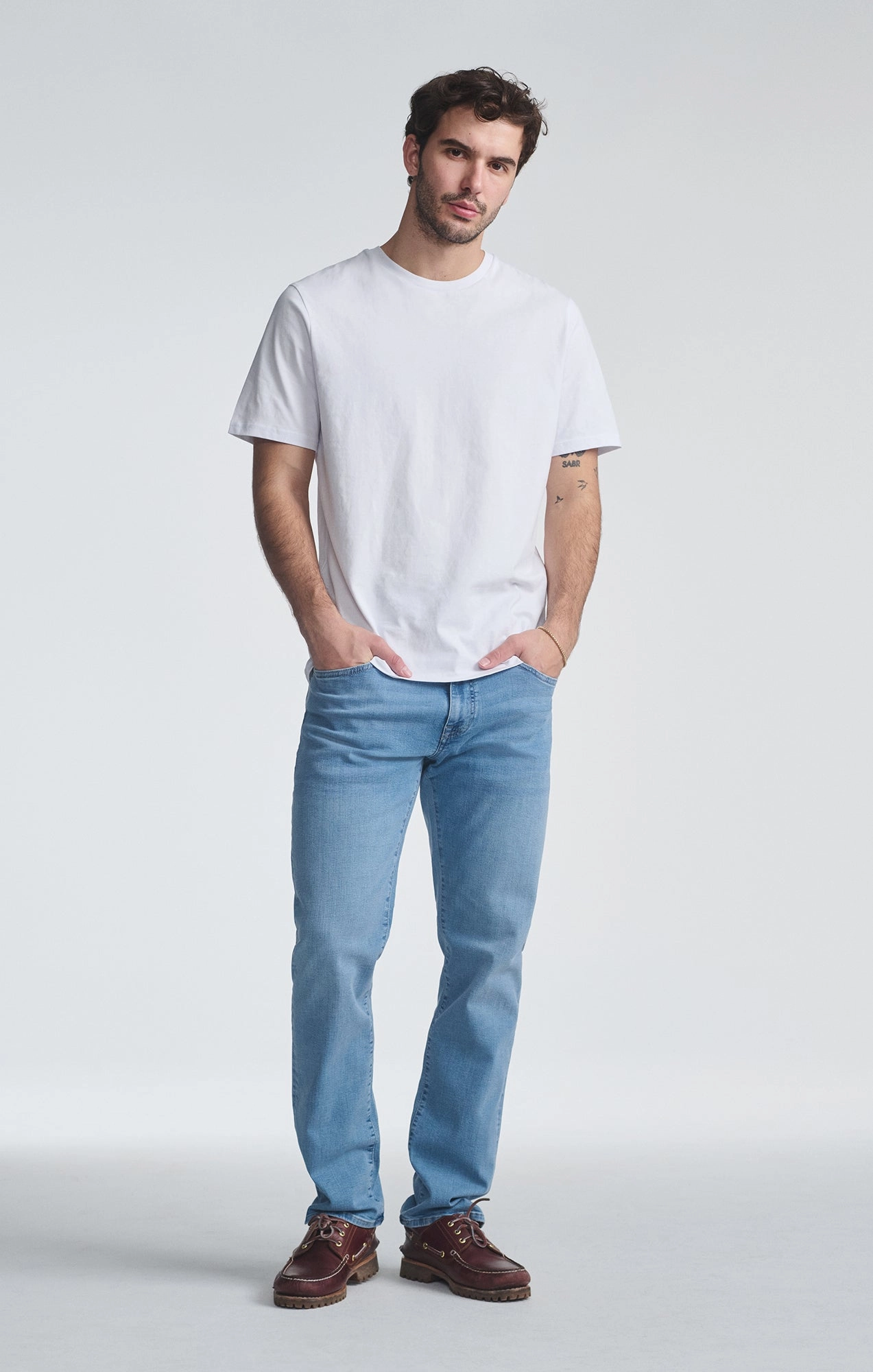 Everyday Wear MARCUS SLIM STRAIGHT LEG IN SKY ORGANIC VINTAGE