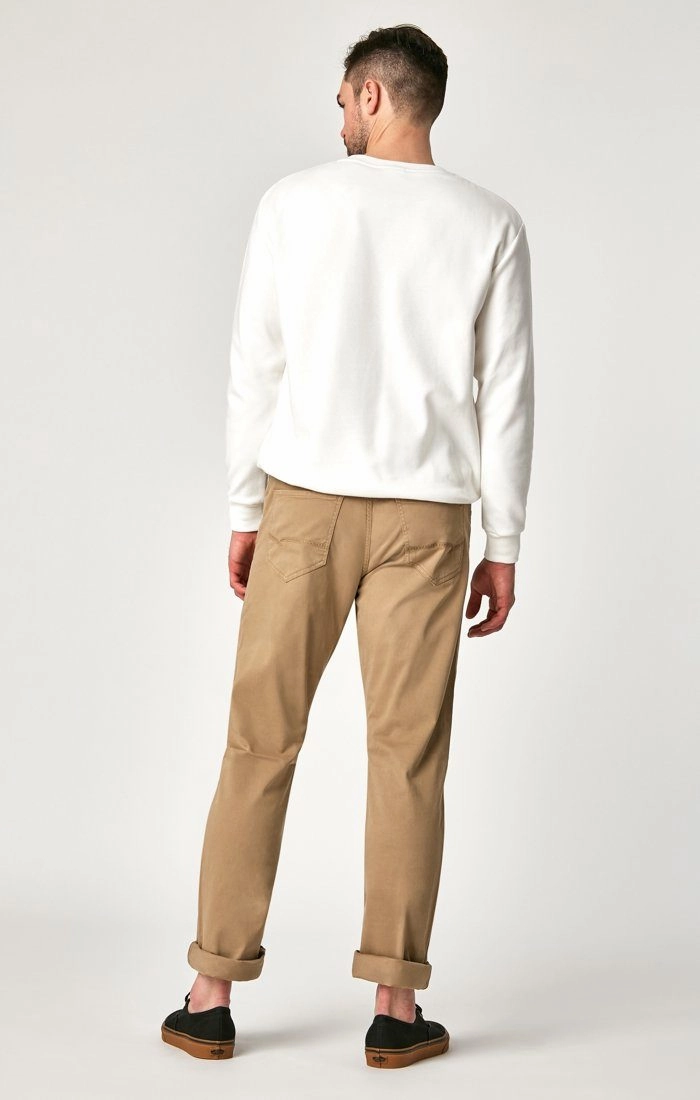 MATT RELAXED STRAIGHT LEG IN BRITISH KHAKI TWILL Movement Ready Fit