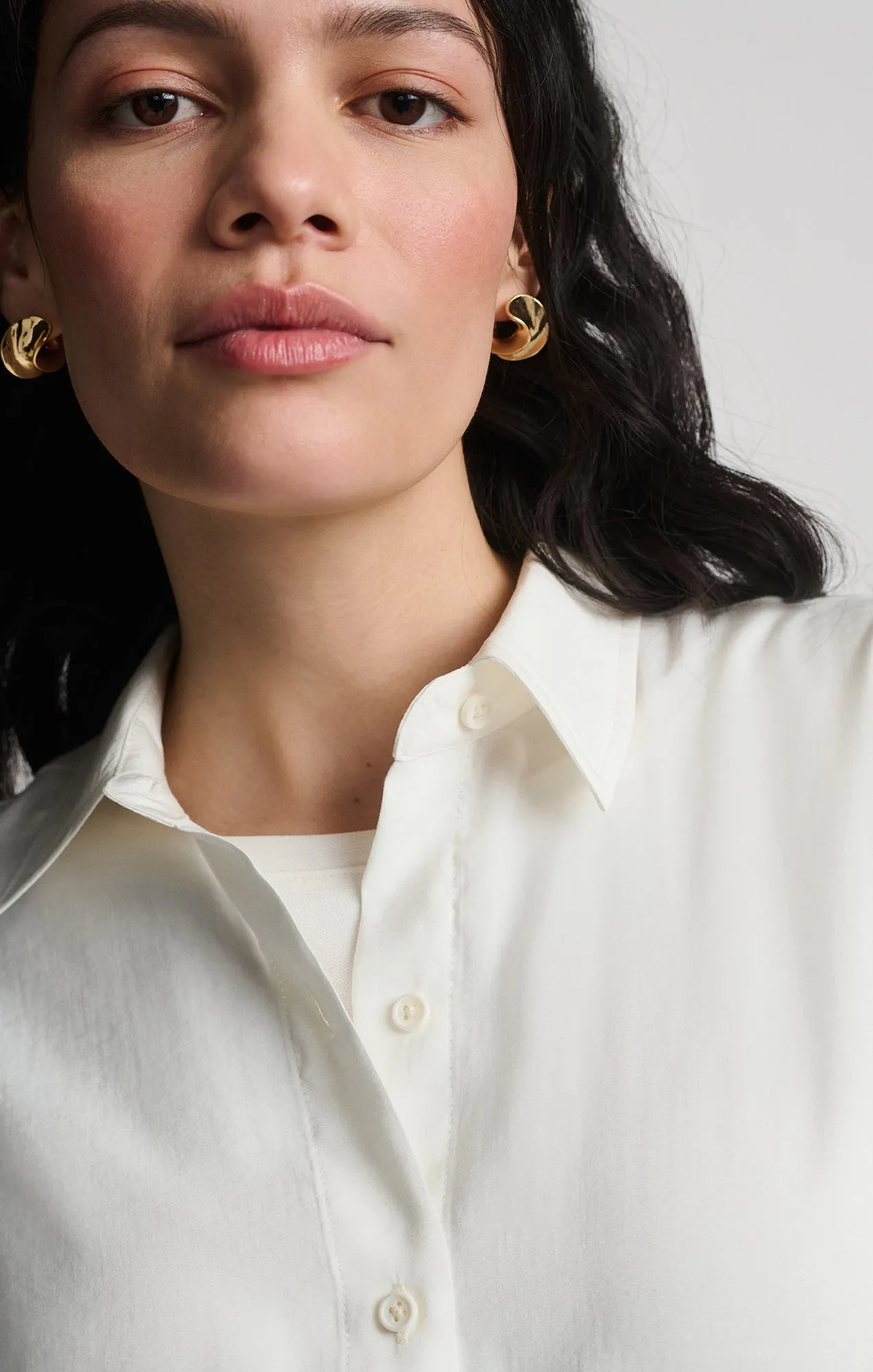 LUXE TOUCH BUTTON-UP SHIRT IN ANTIQUE WHITE Light Wear Seasonal Fashion