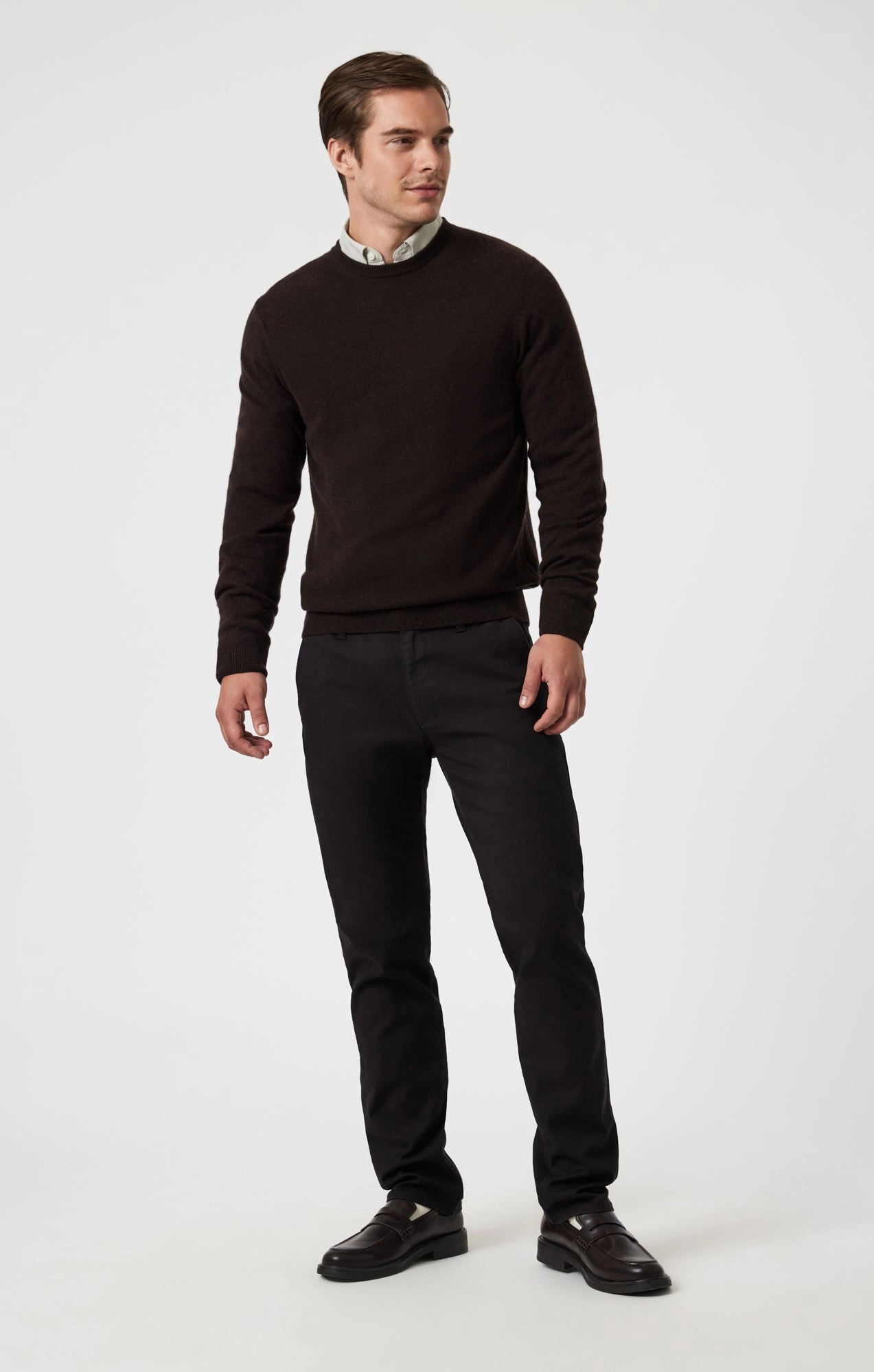 MILTON SLIM STRAIGHT CHINO IN BLACK LUXE TWILL Packable design AdjustableTabs