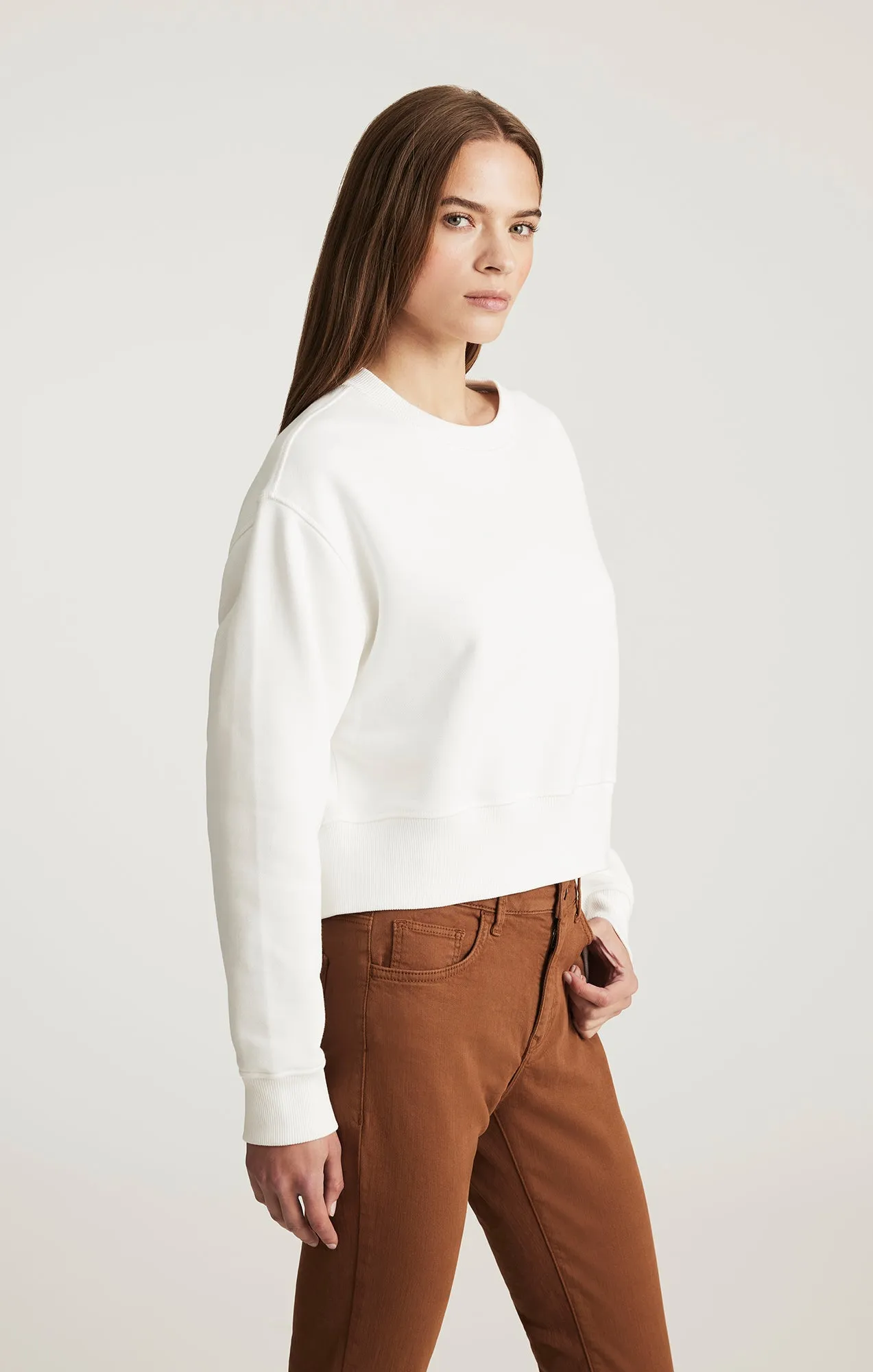 CROPPED CREW NECK SWEATSHIRT IN ANTIQUE WHITE right for formal events Urban Cool