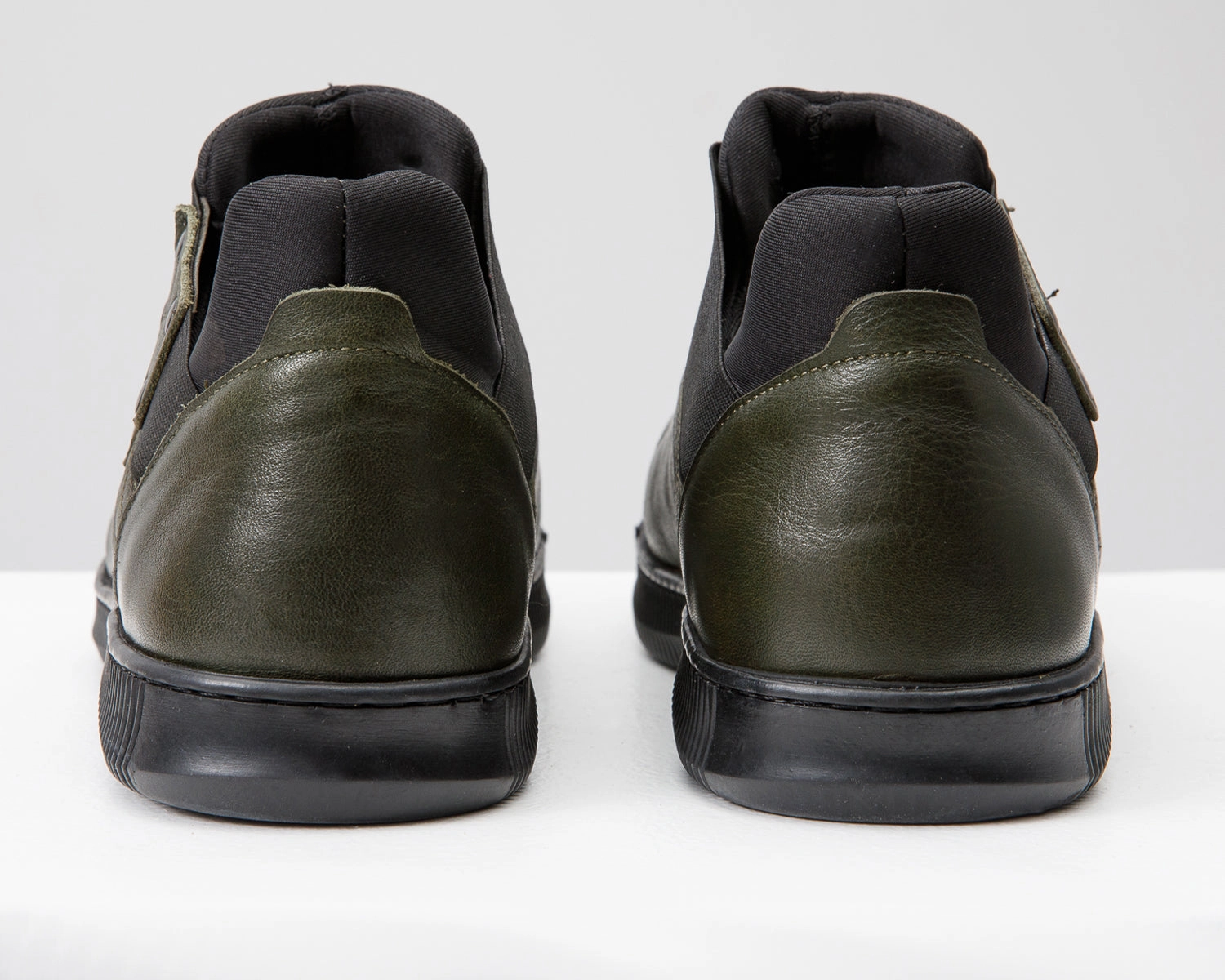 The Mumbai Green Leather Men Sneaker Final Sale! Breathable lining fabric