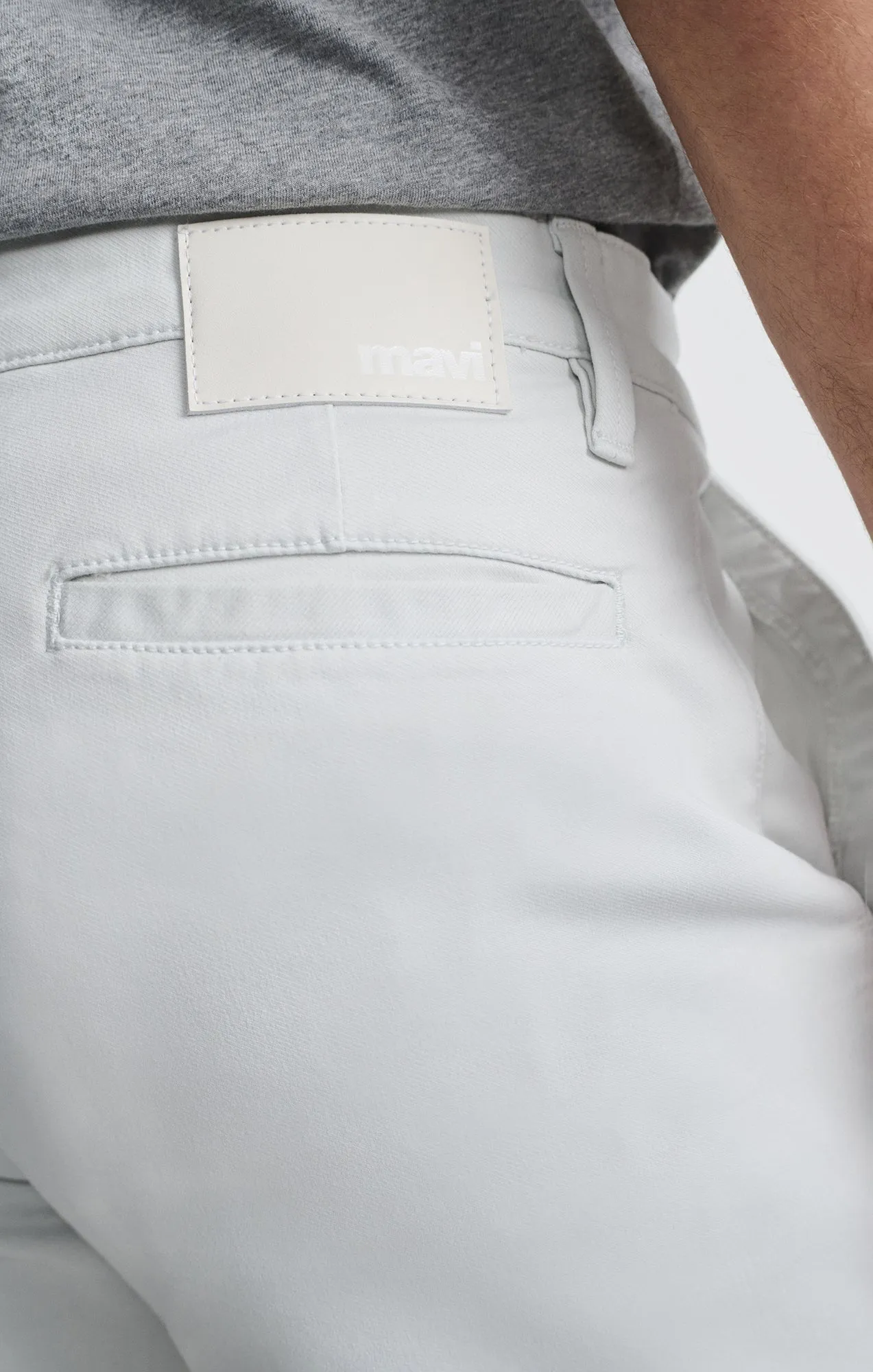 NATE SHORTS IN IVORY ATHLETIC Bright Hues