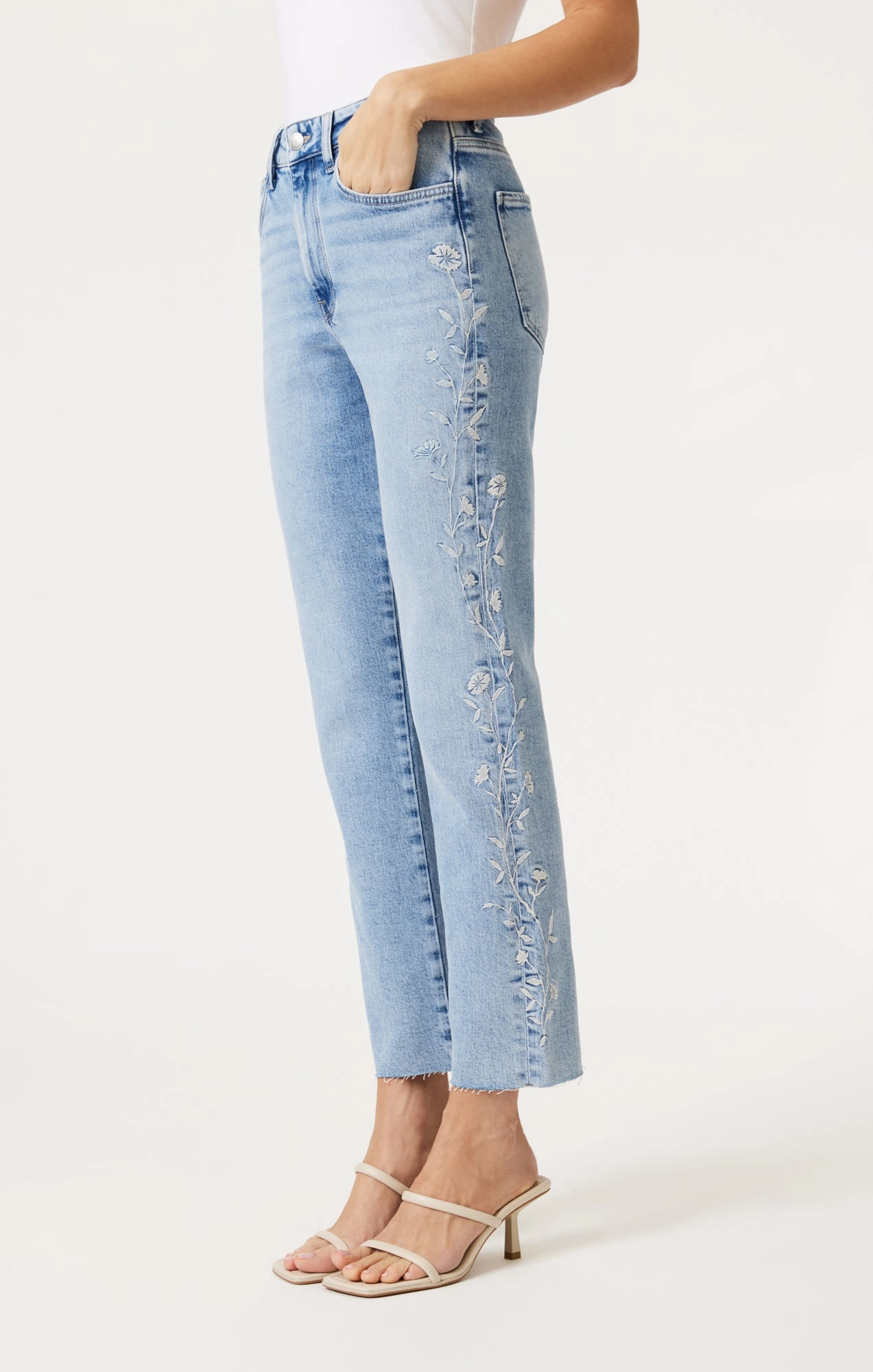 Relaxed Fit NEW YORK STRAIGHT LEG IN LIGHT BLUE BLOOM DENIM