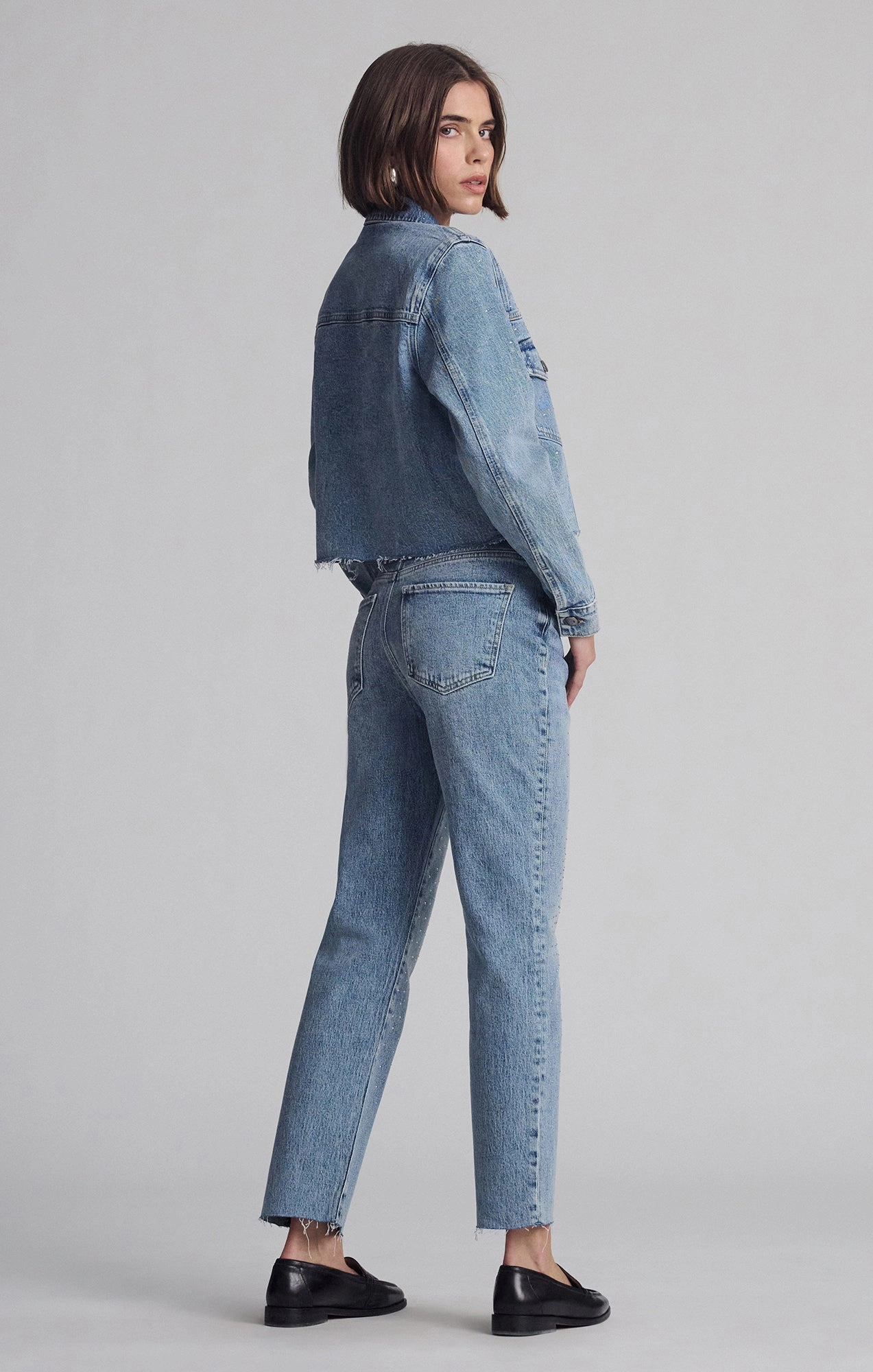 NEW YORK STRAIGHT LEG IN SHINY MID DENIM Brushed Interior Street Inspired