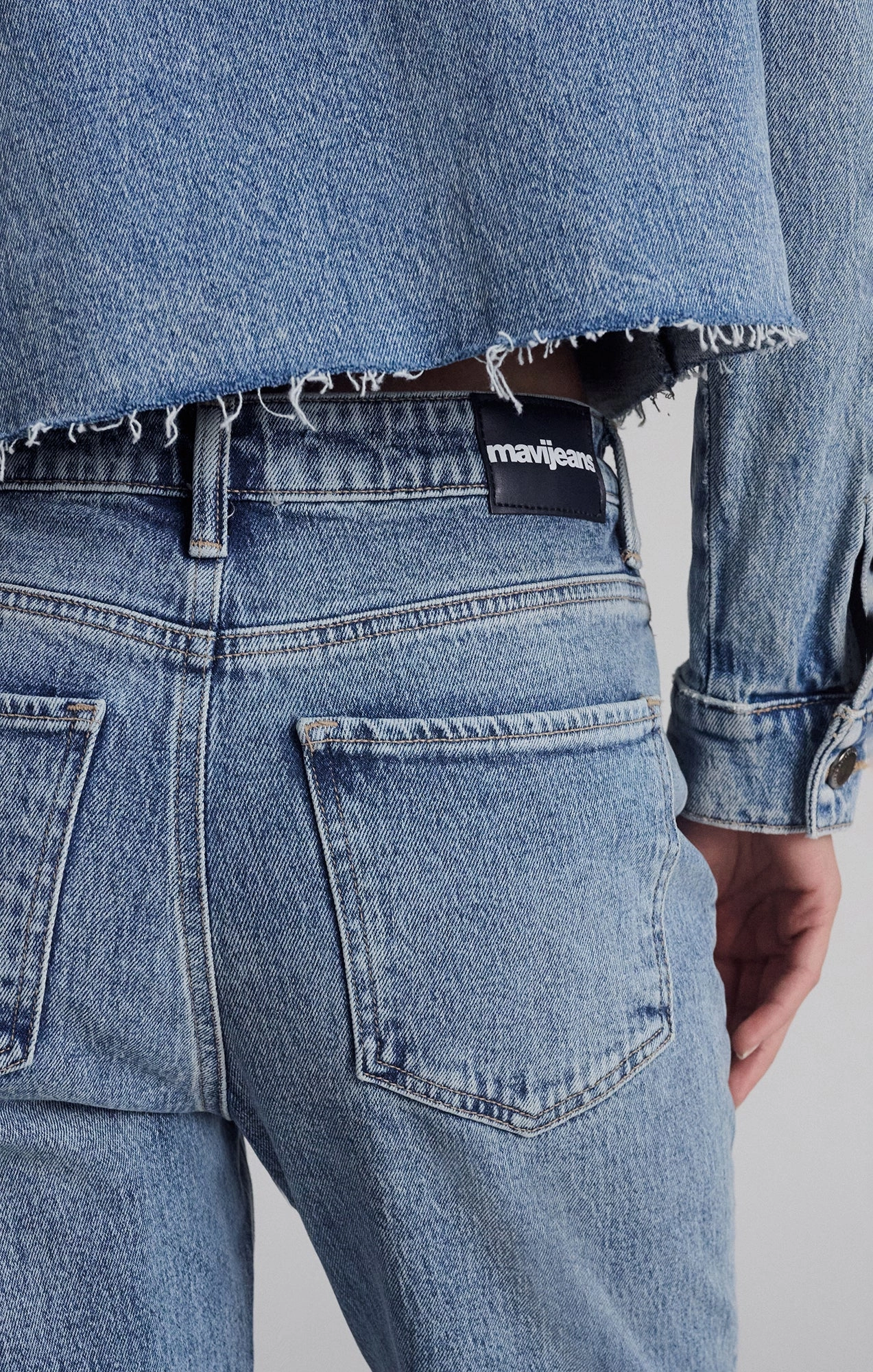 Simple Choice NEW YORK STRAIGHT LEG IN SHINY MID DENIM