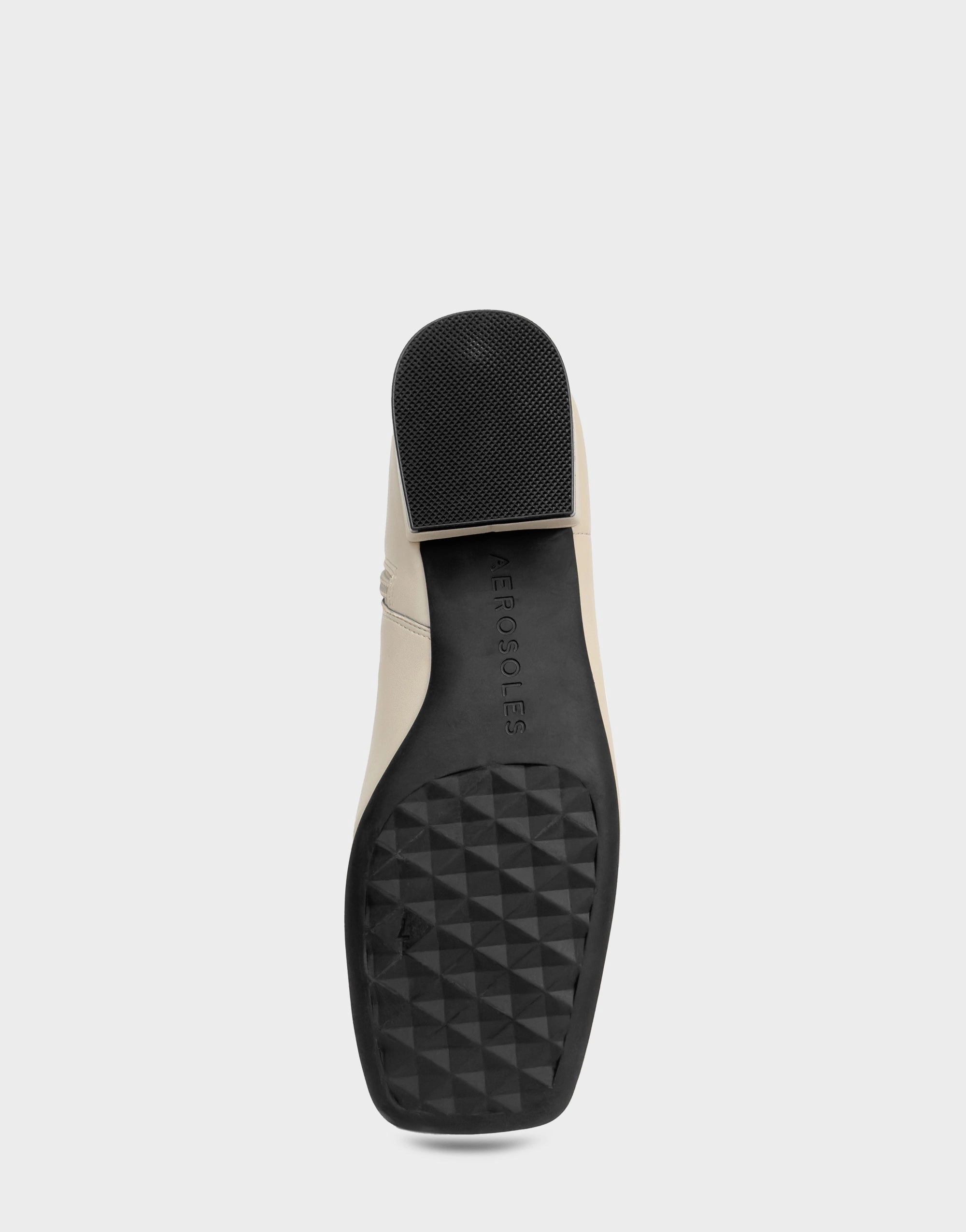 Nina Versatile Traction Pattern Snow Ready