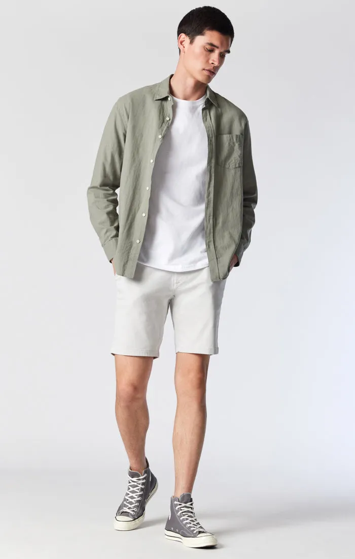 NOAH SHORTS IN OYSTER MUSHROOM TWILL FoldOverClosure