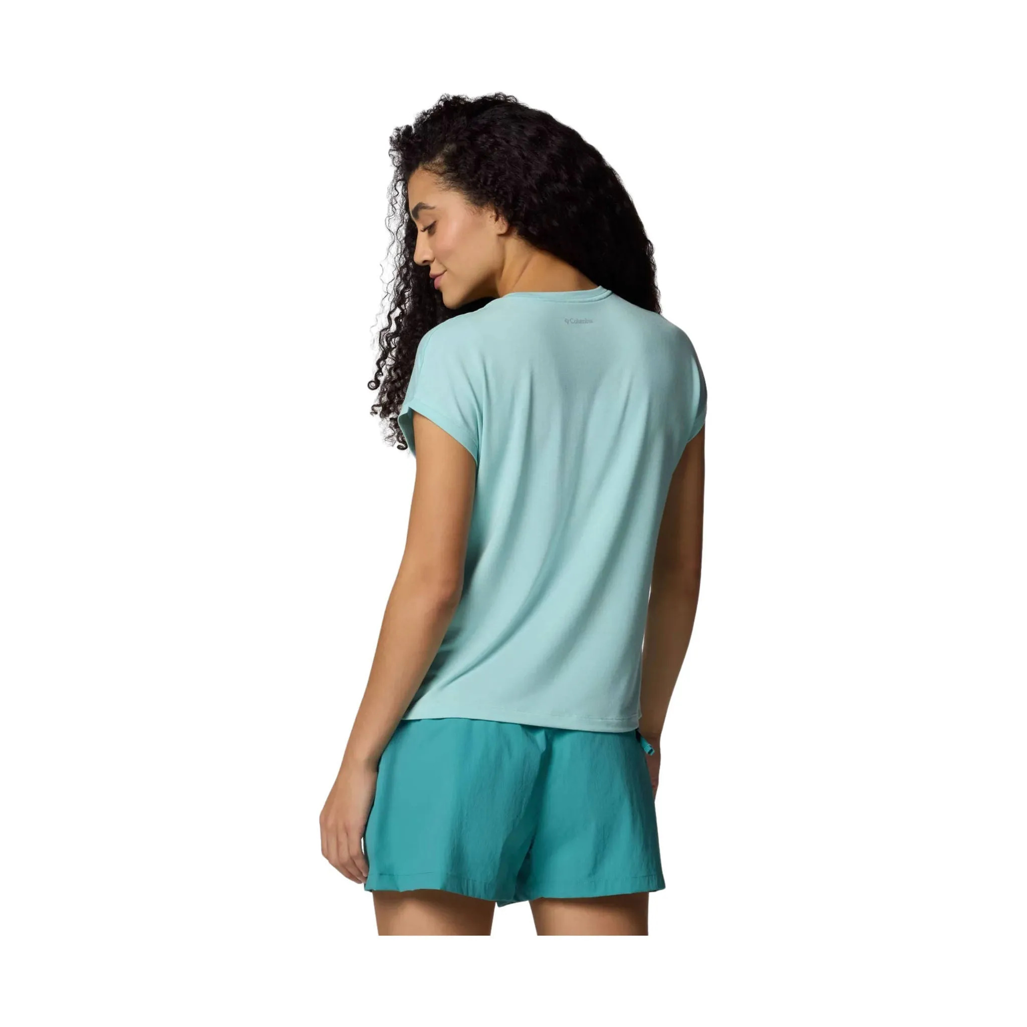 SoftTouch Columbia Women's Boundless Trek Short Sleeve Tee - Spray