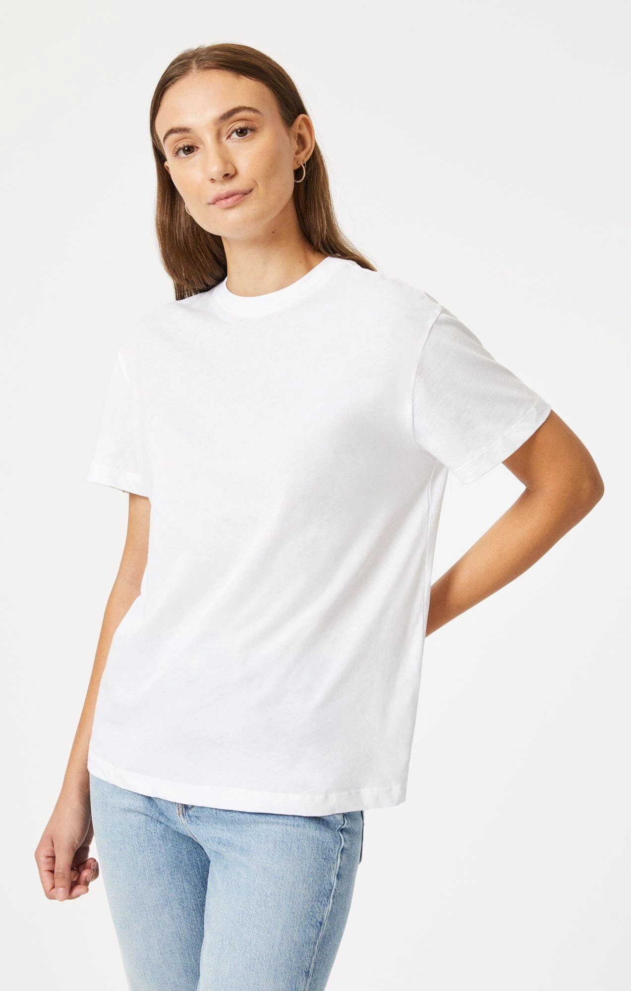 Comfortable Layering CREW NECK T-SHIRT IN WHITE