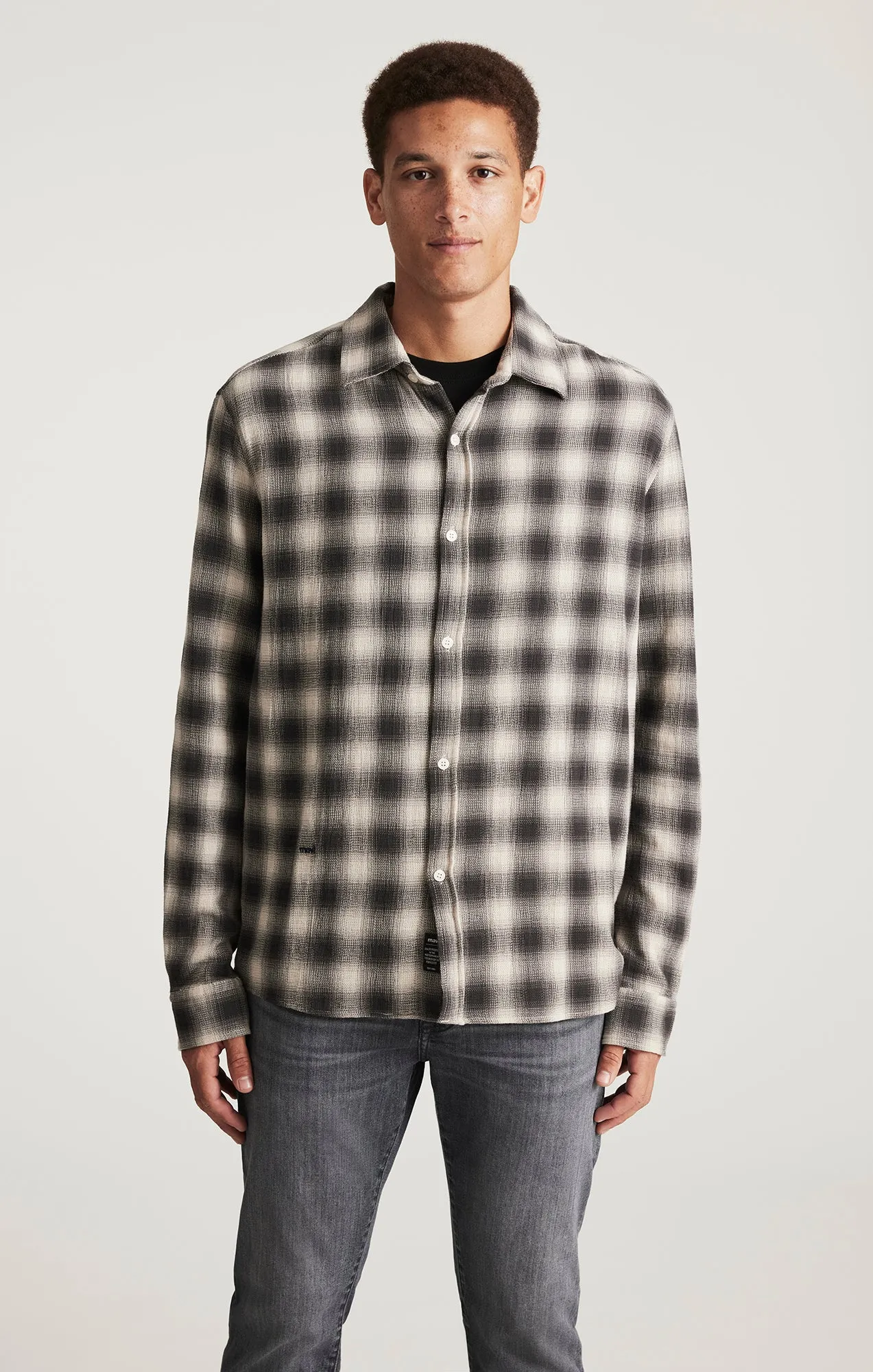 PLAID LONG SLEEVE BUTTON-UP SHIRT IN ASPHALT CHECK Comfort Fit