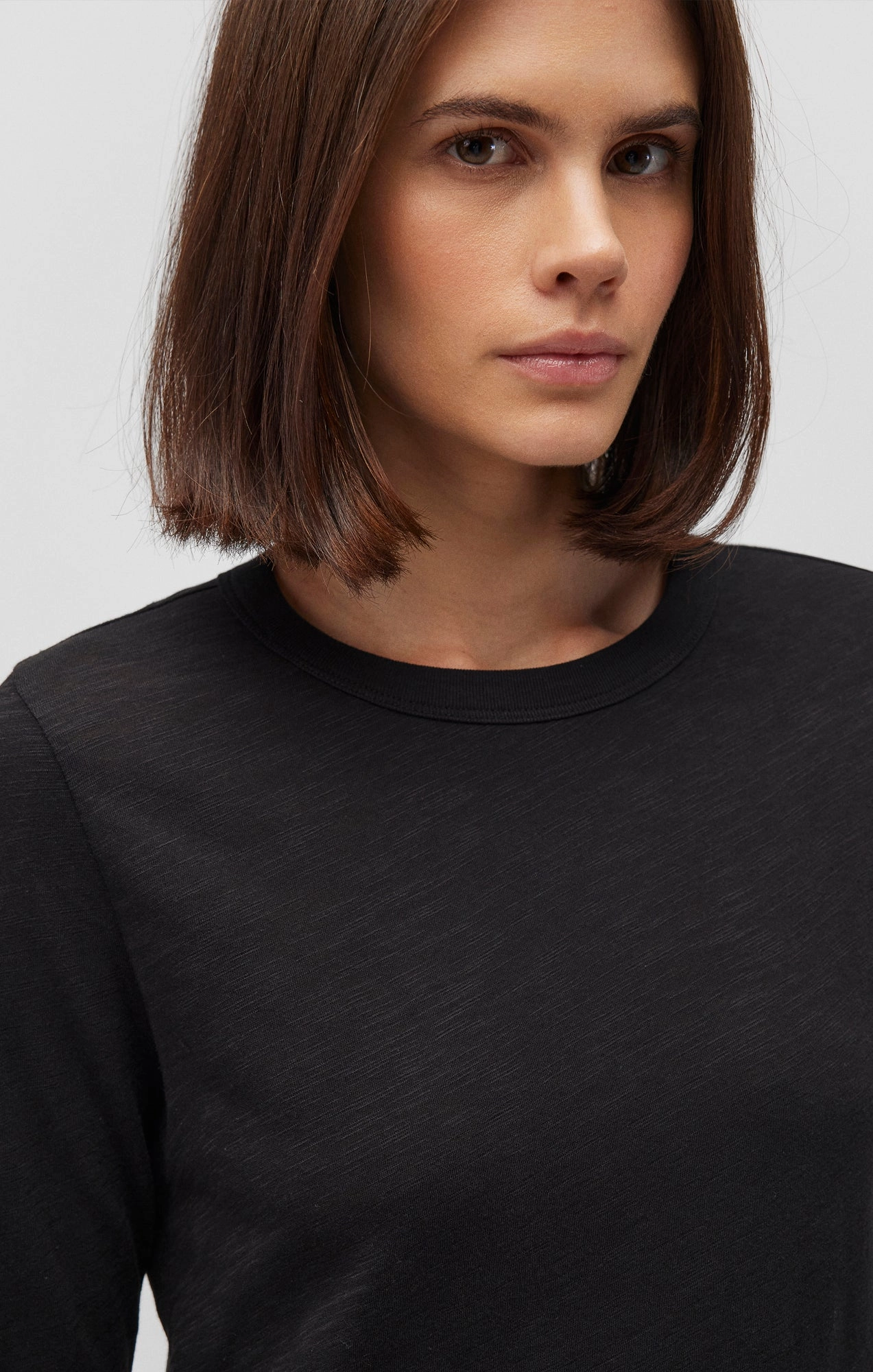 LONG SLEEVE CREW NECK T-SHIRT IN BLACK Everyday Fit