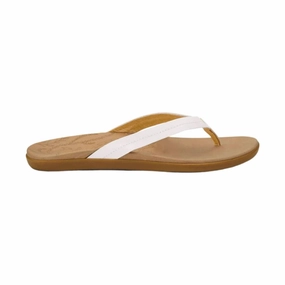 Ventilation holes Lightweight Outdoor Footwear OluKai Women's Honu Leather Beach Sandals - Bright White/Golden Sand