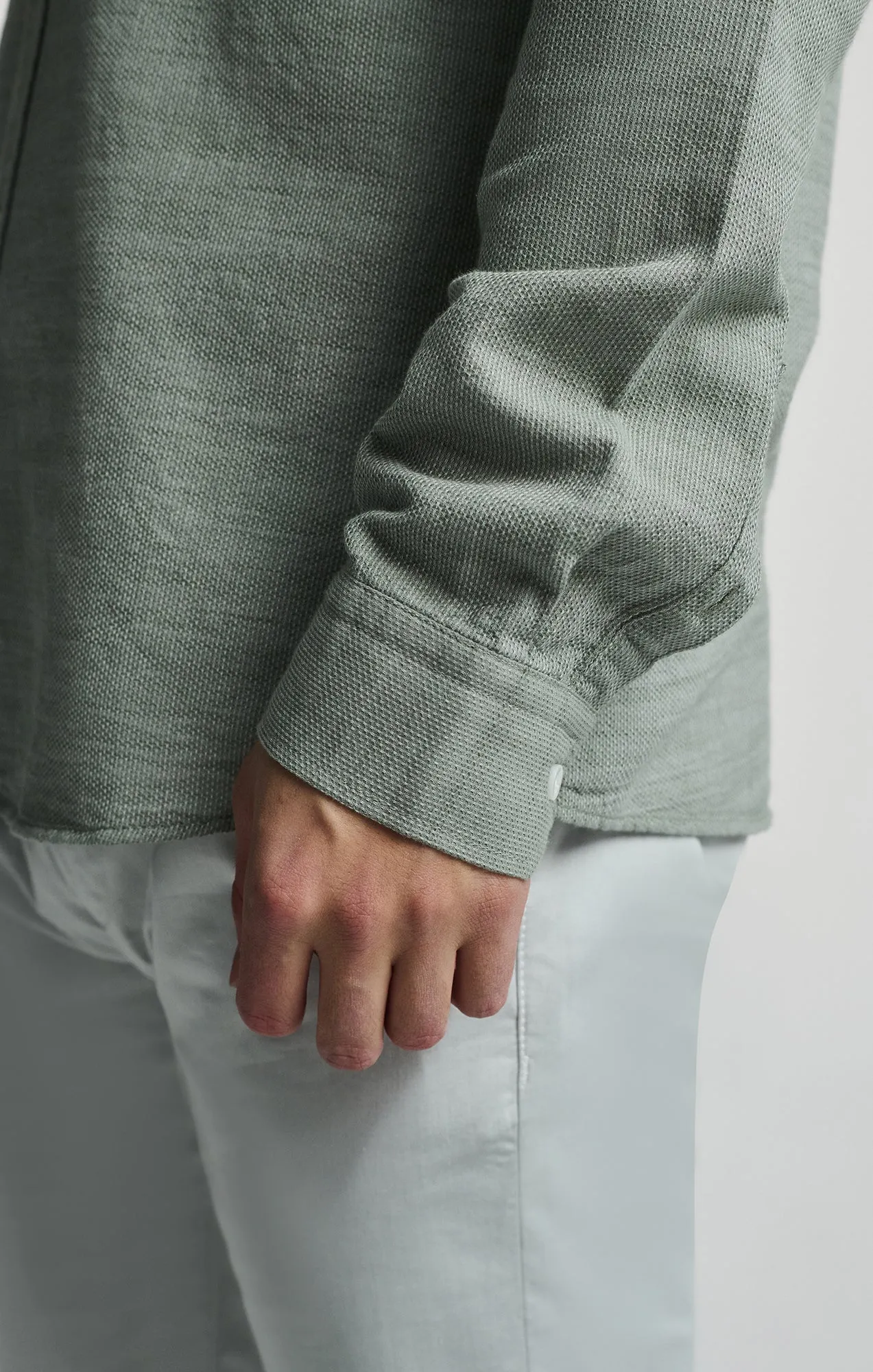 Solid Hue ONE POCKET LONG SLEEVE BUTTON-UP SHIRT IN AGAVE GREEN