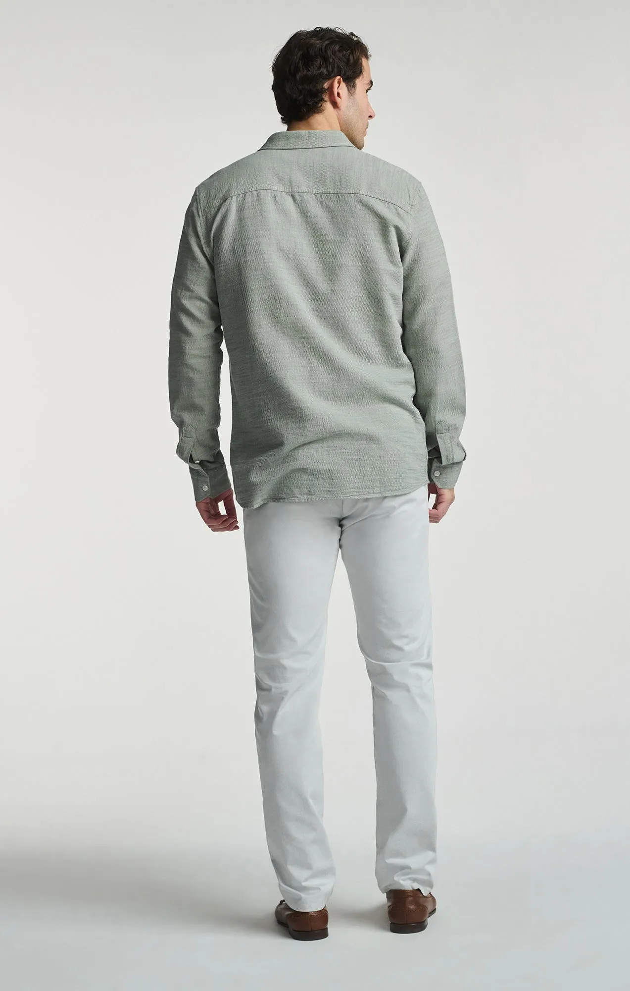 Flexible Material Winter Retreat ONE POCKET LONG SLEEVE BUTTON-UP SHIRT IN AGAVE GREEN