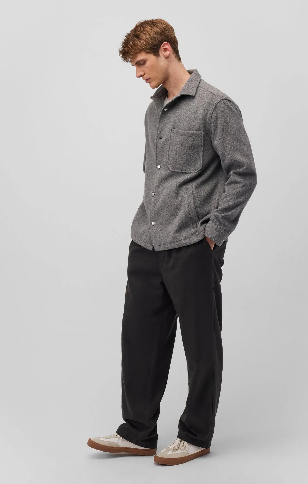 ONE POCKET LONG SLEEVE BUTTON-UP SHIRT IN ANTHRACITE Oversized style