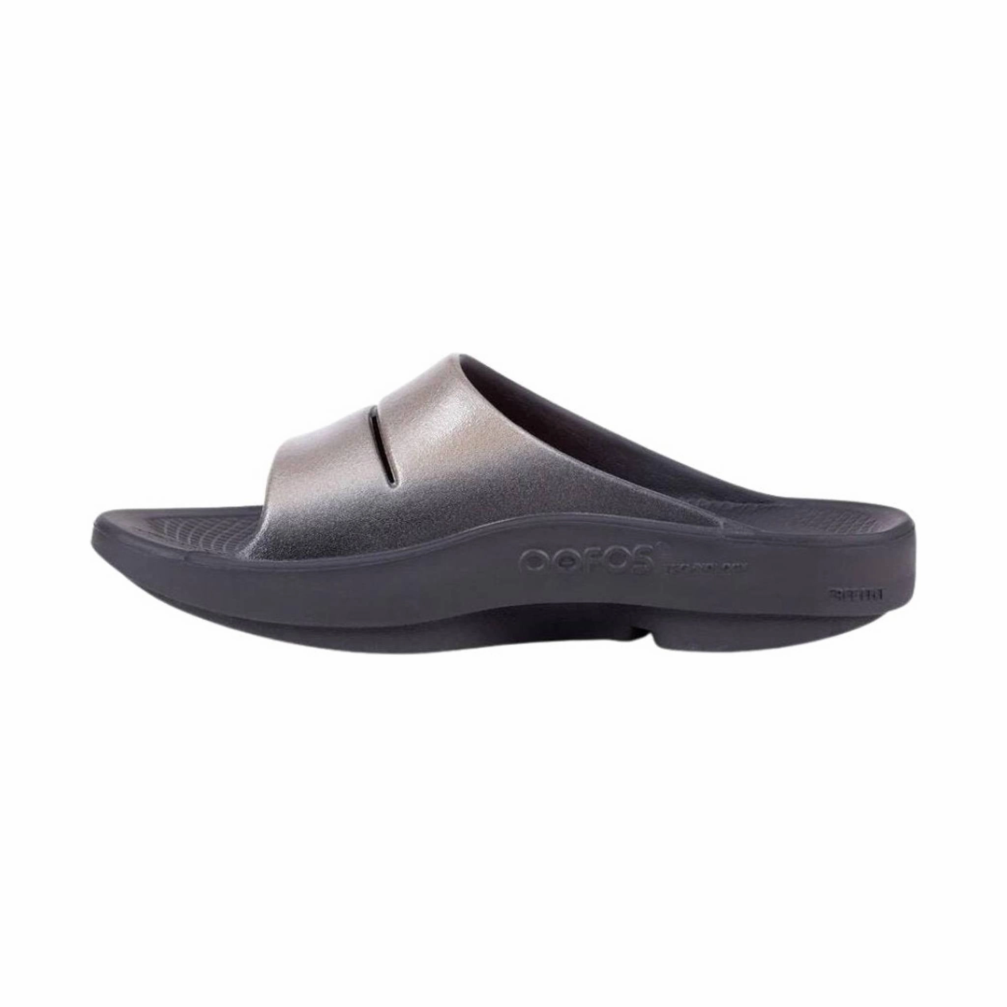 Flexible Sole Flexion Weekend Plans OOfos Women's OOahh Luxe Slide - Latte