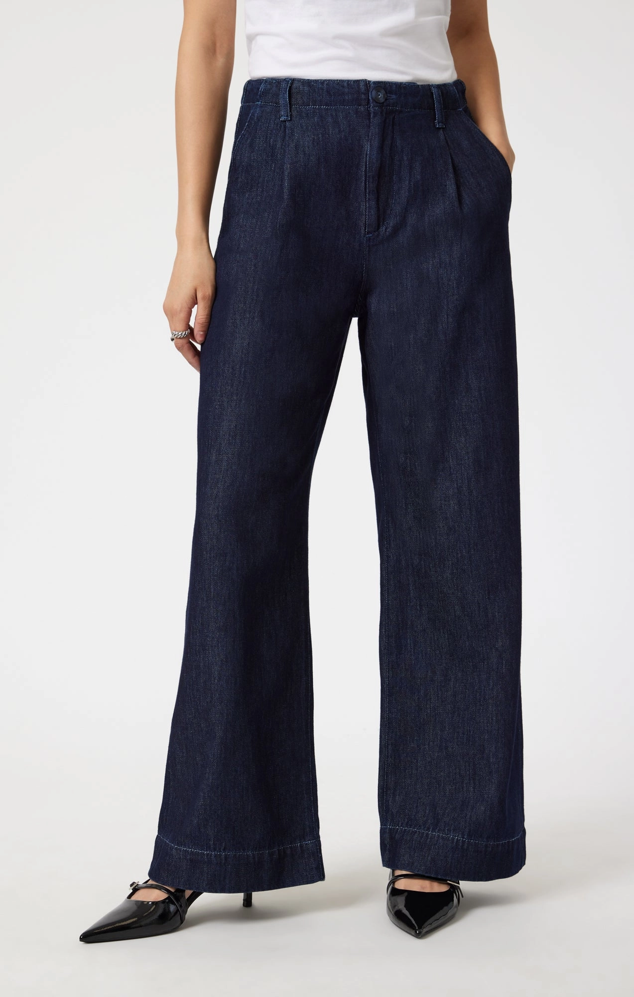 PERA PLEATED WIDE LEG IN RINSE DENIM Effortless Waist Relaxed Aesthetic