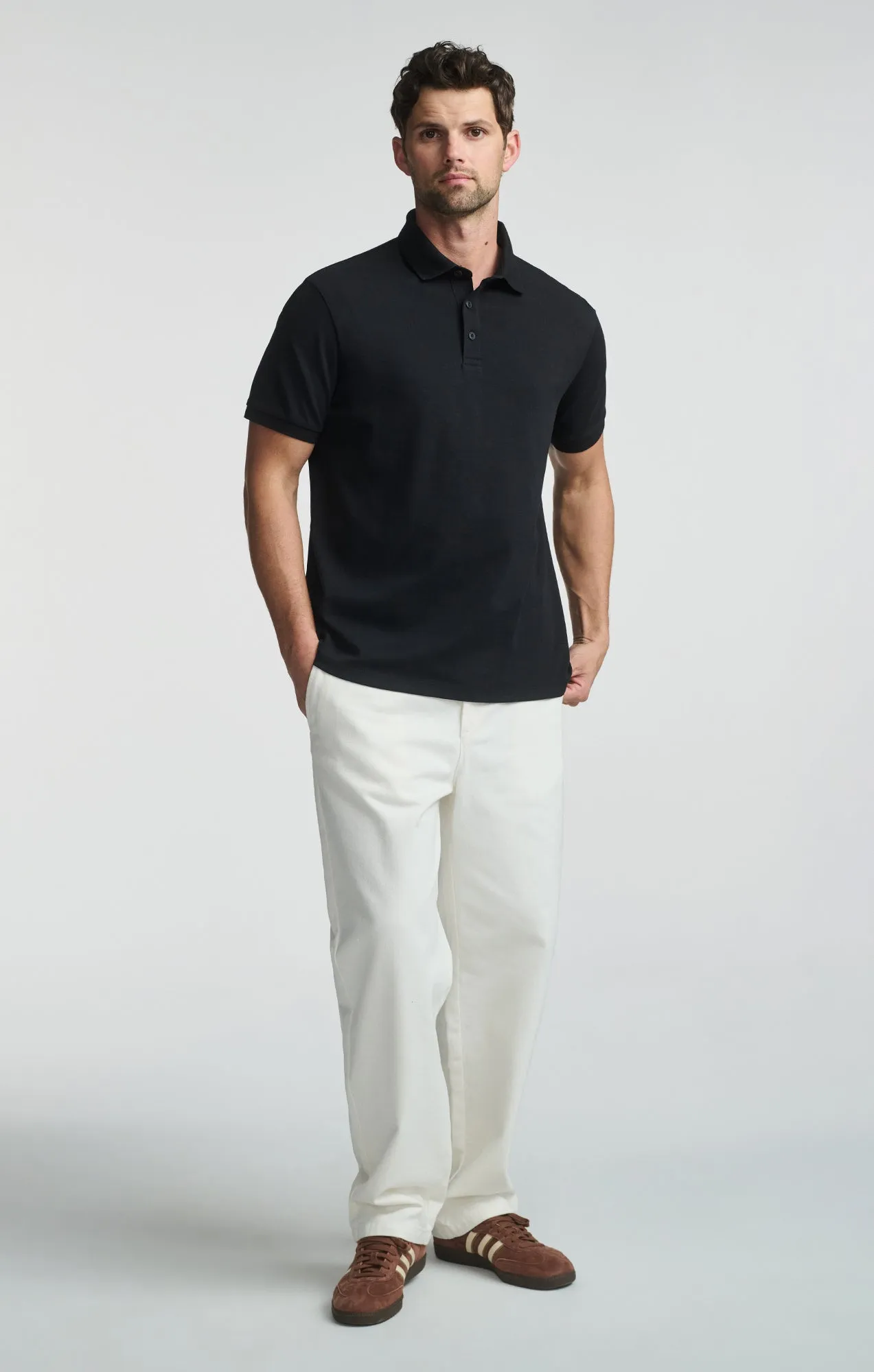 Contemporary Design All-Weather Wear POLO SHIRT IN BLACK