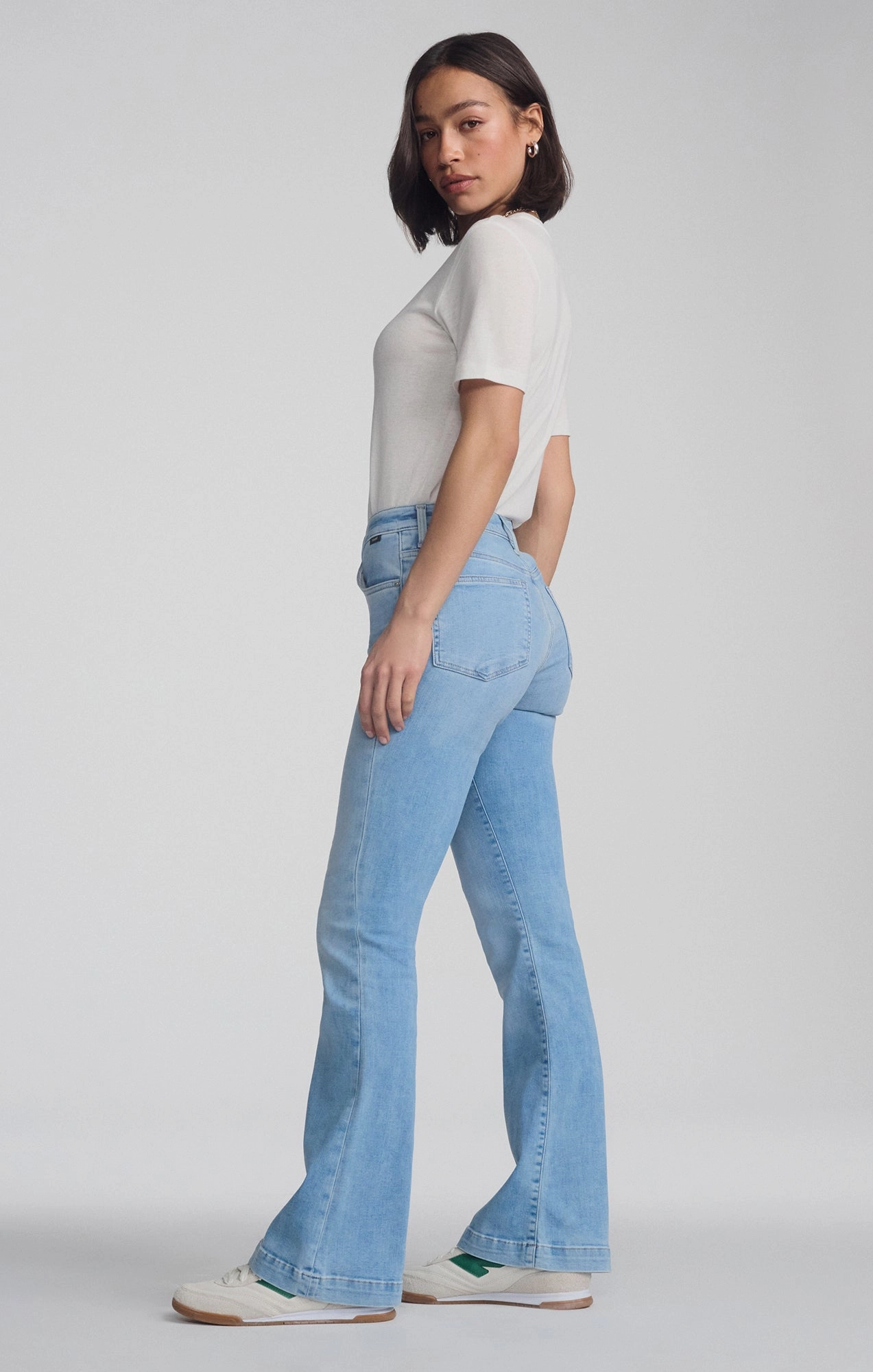 SYDNEY FLARE IN LIGHT BLUE FEATHER BLUE Family Style Slim High Waist