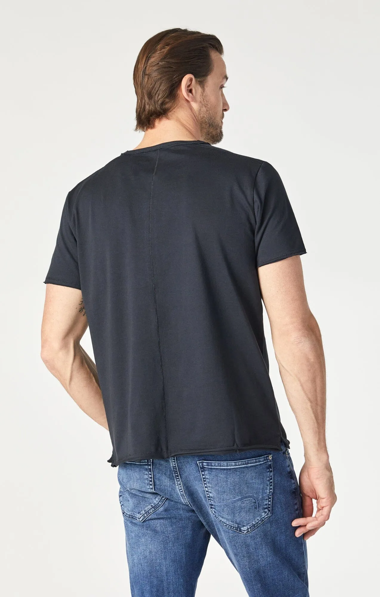 Sleek Design Fit RAW EDGE NECK T-SHIRT IN BLACK
